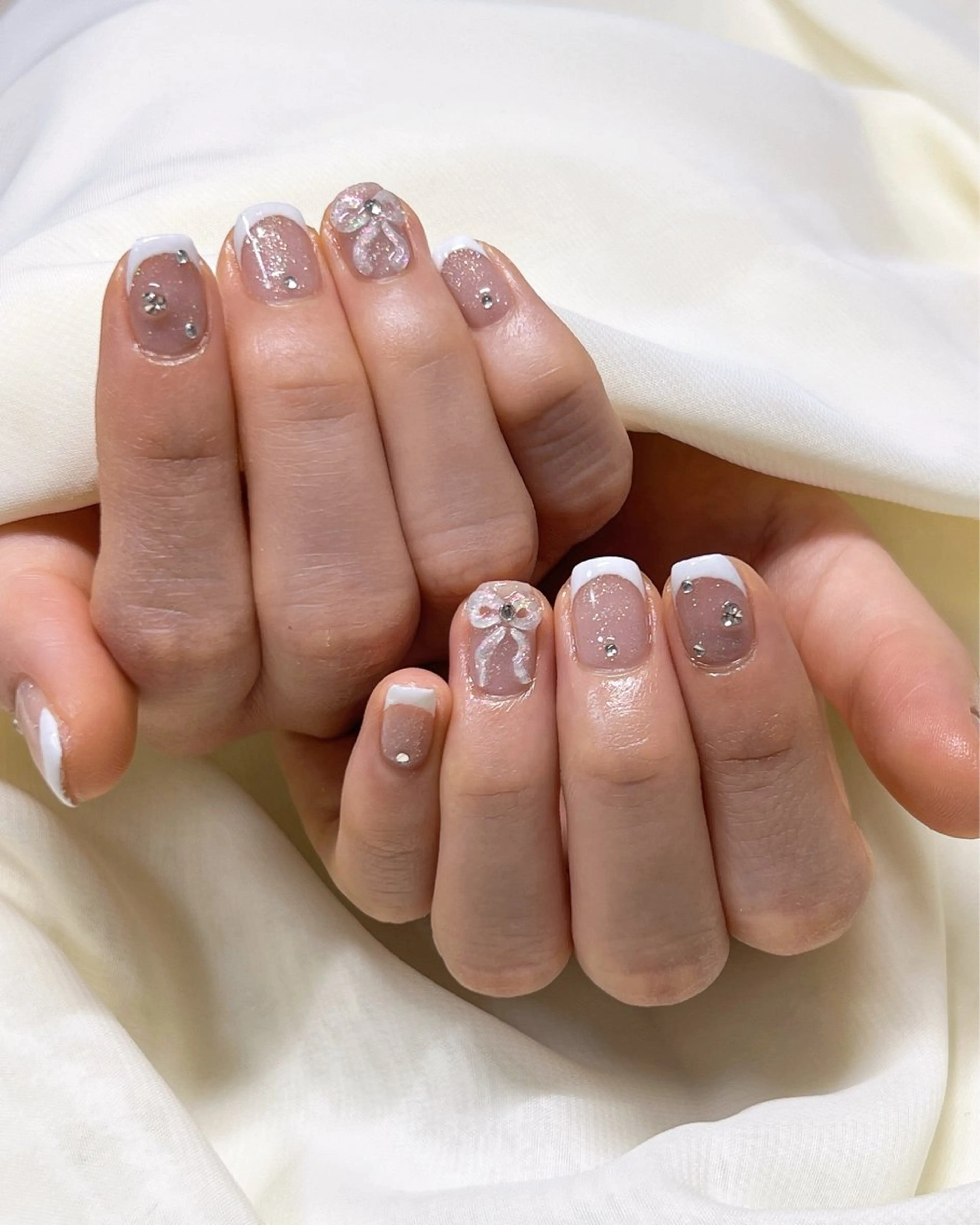 ネイル アートネイル リボン nail salon MUAのネイルデザイン