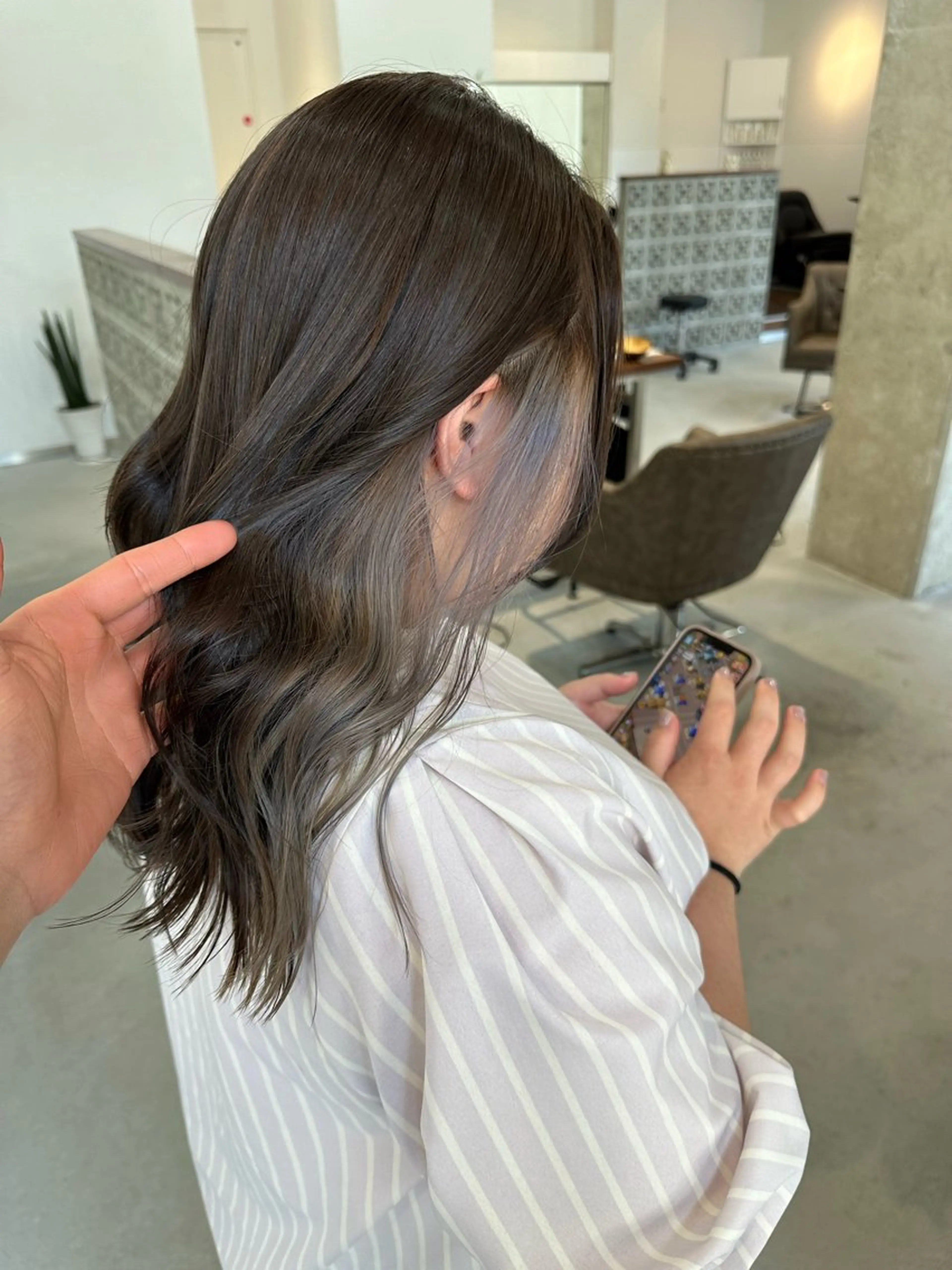 ロング レイヤーカット カット ヘアカラー トリートメント カイリ /レイヤーカットのヘアスタイル