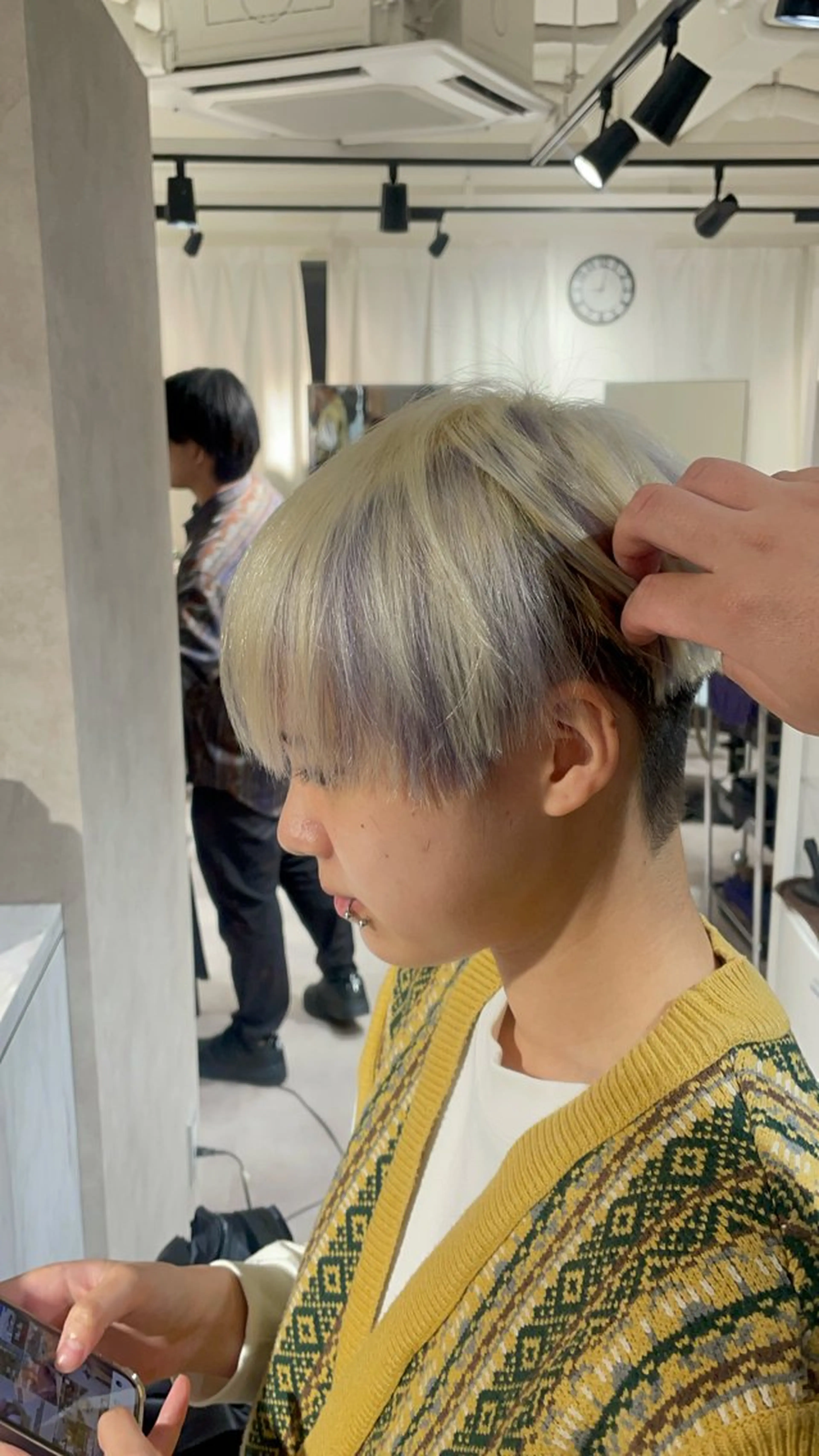 ショート カラー 🇰🇷ハイトーン× 韓国レイヤー레이어드のヘアスタイル