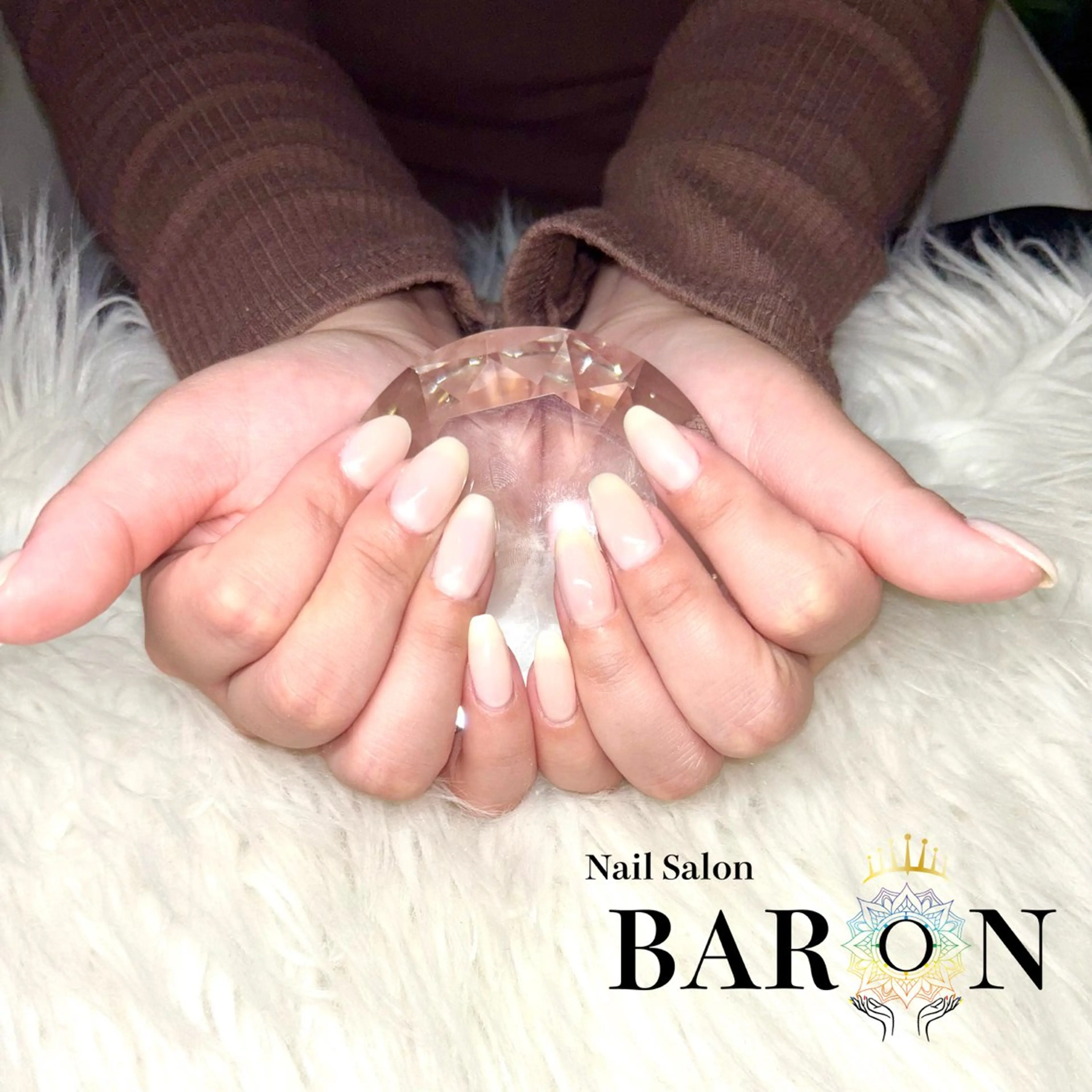 ネイル ホワイト ♛︎BARON♛︎ MASHIROのネイルデザイン