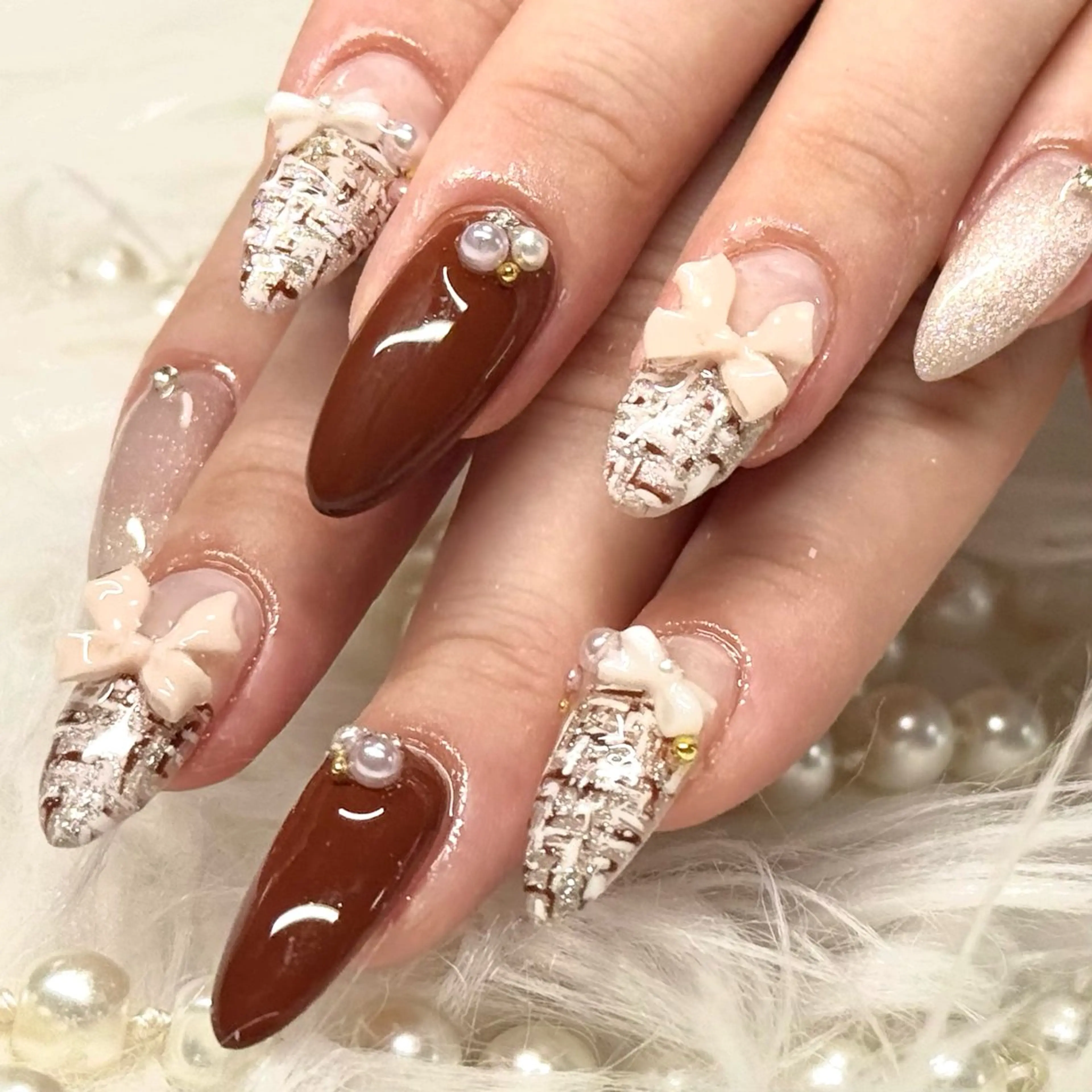 ネイル ハンドネイル ルシイ🎀新宿長さ 出しパーツ専門店のネイルデザイン