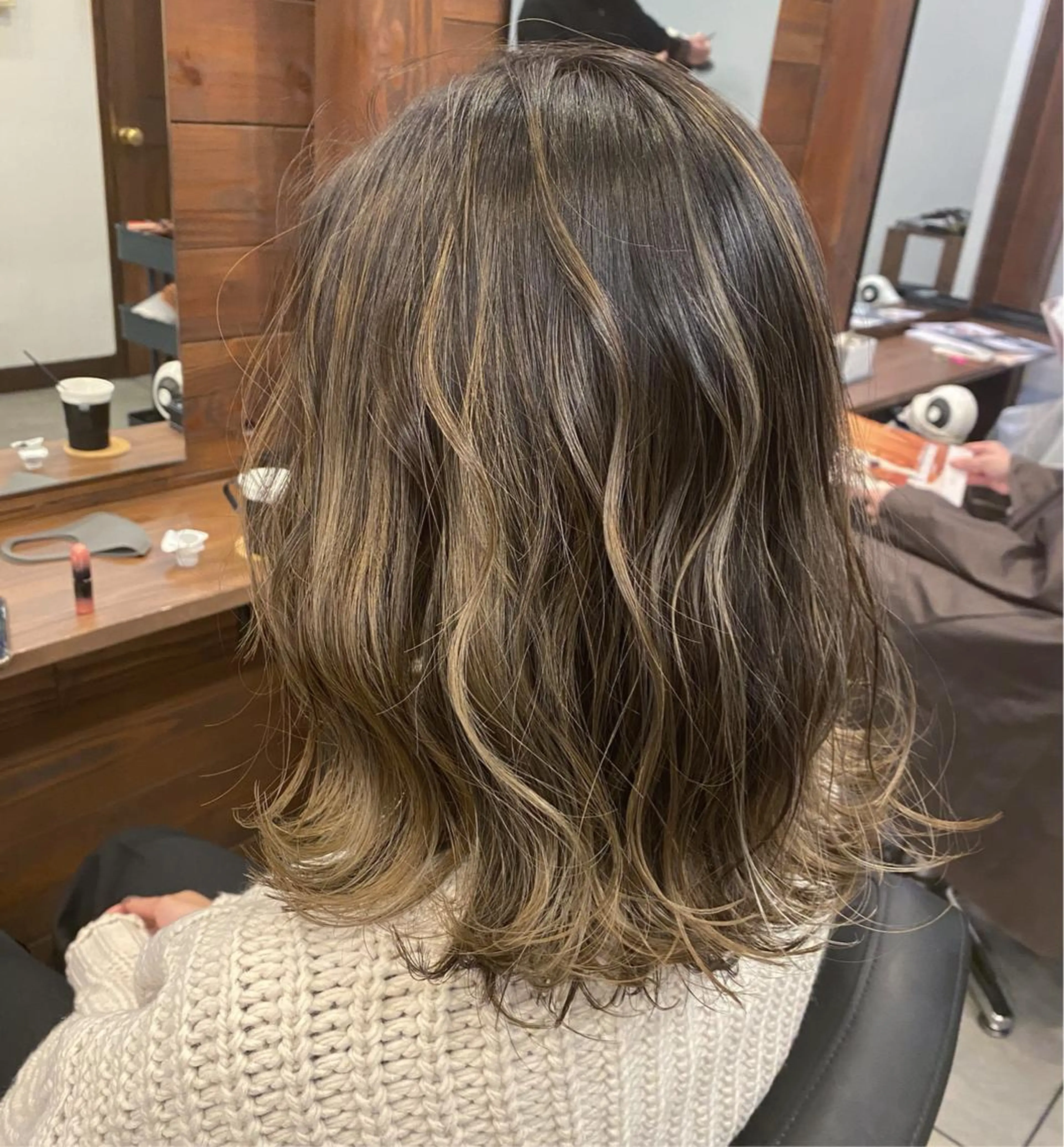 セミロング 青木 みなのヘアスタイル