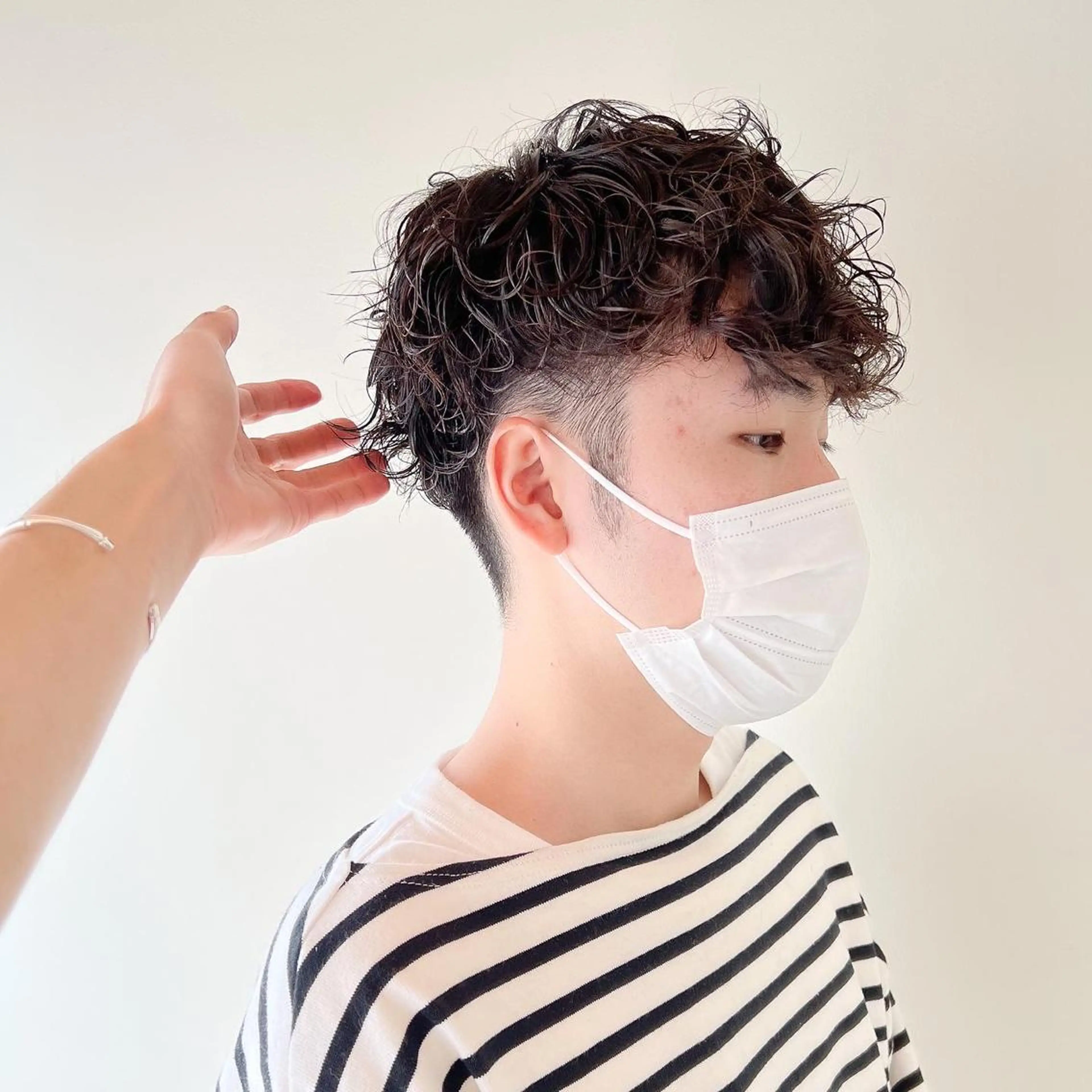 ショート パーマ メンズ メンズパーマ メンズスパイラルパーマ 波巻きパーマ スパイラルパーマ カット スパイキーショート/ メンズヘア/hugeのヘアスタイル