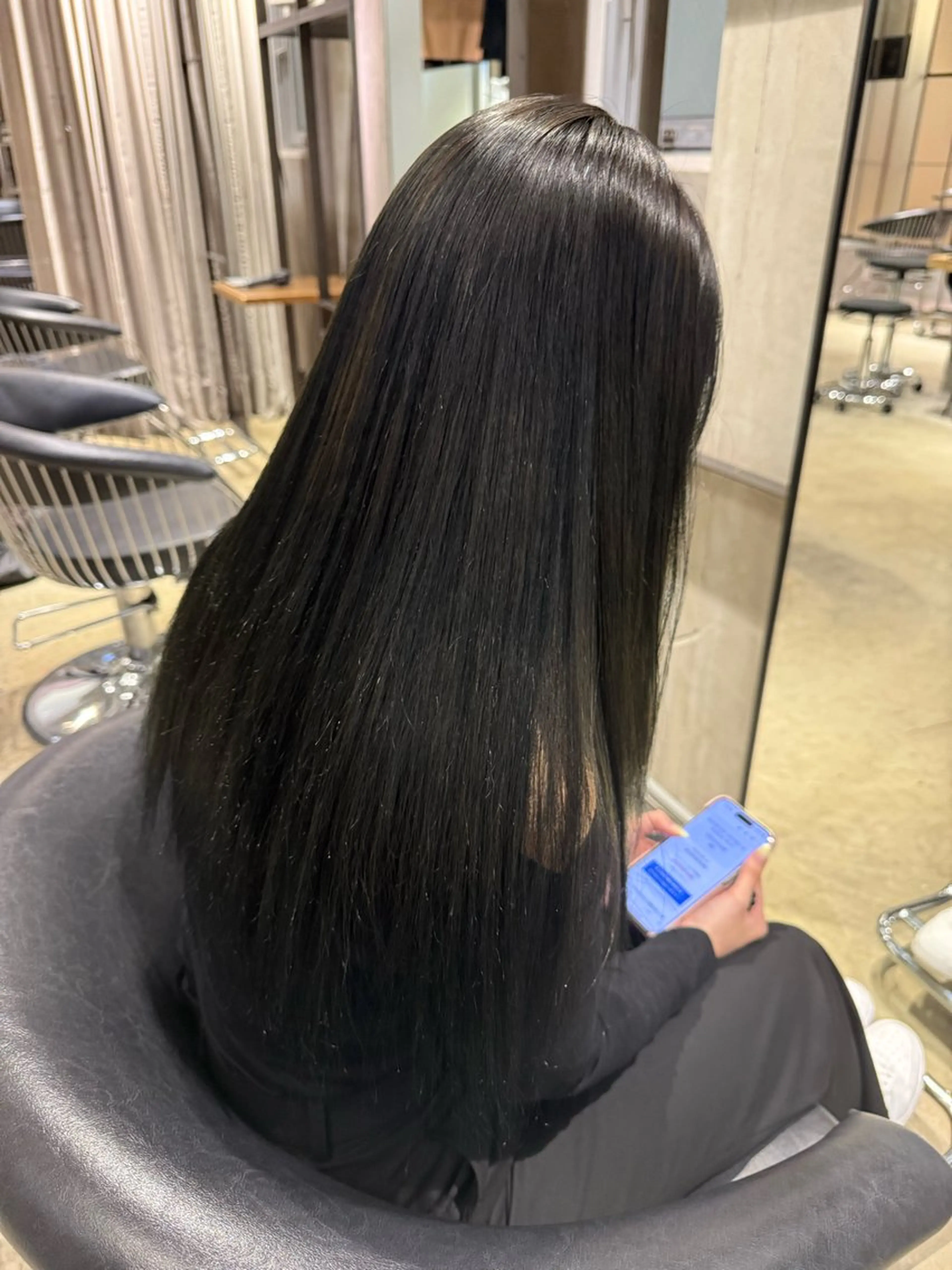 ロング カラー 須藤　優真 切りっぱなしボブのヘアスタイル