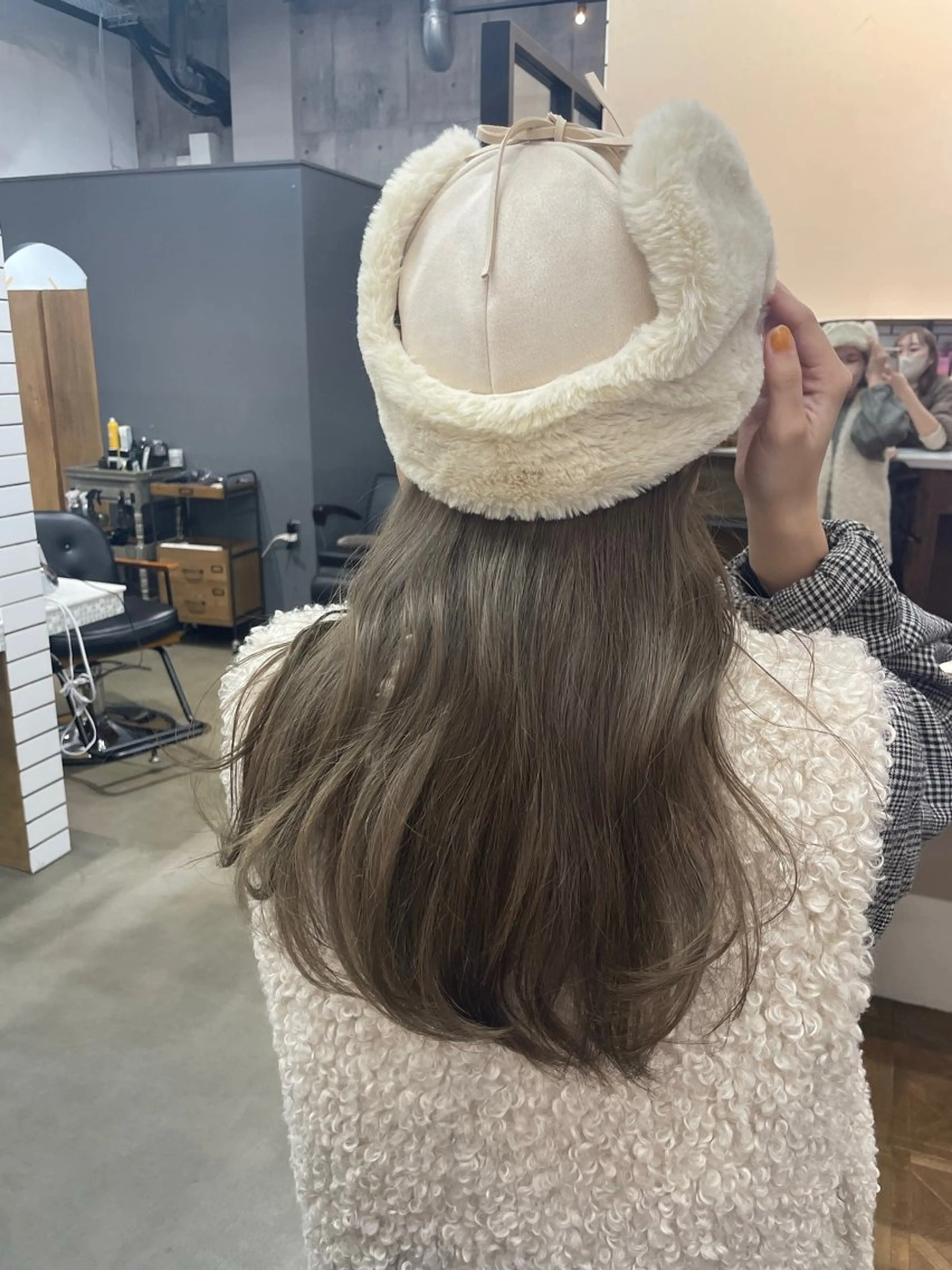 ロング カラー くすみベージュカラー 🪻HARUKAのヘアスタイル