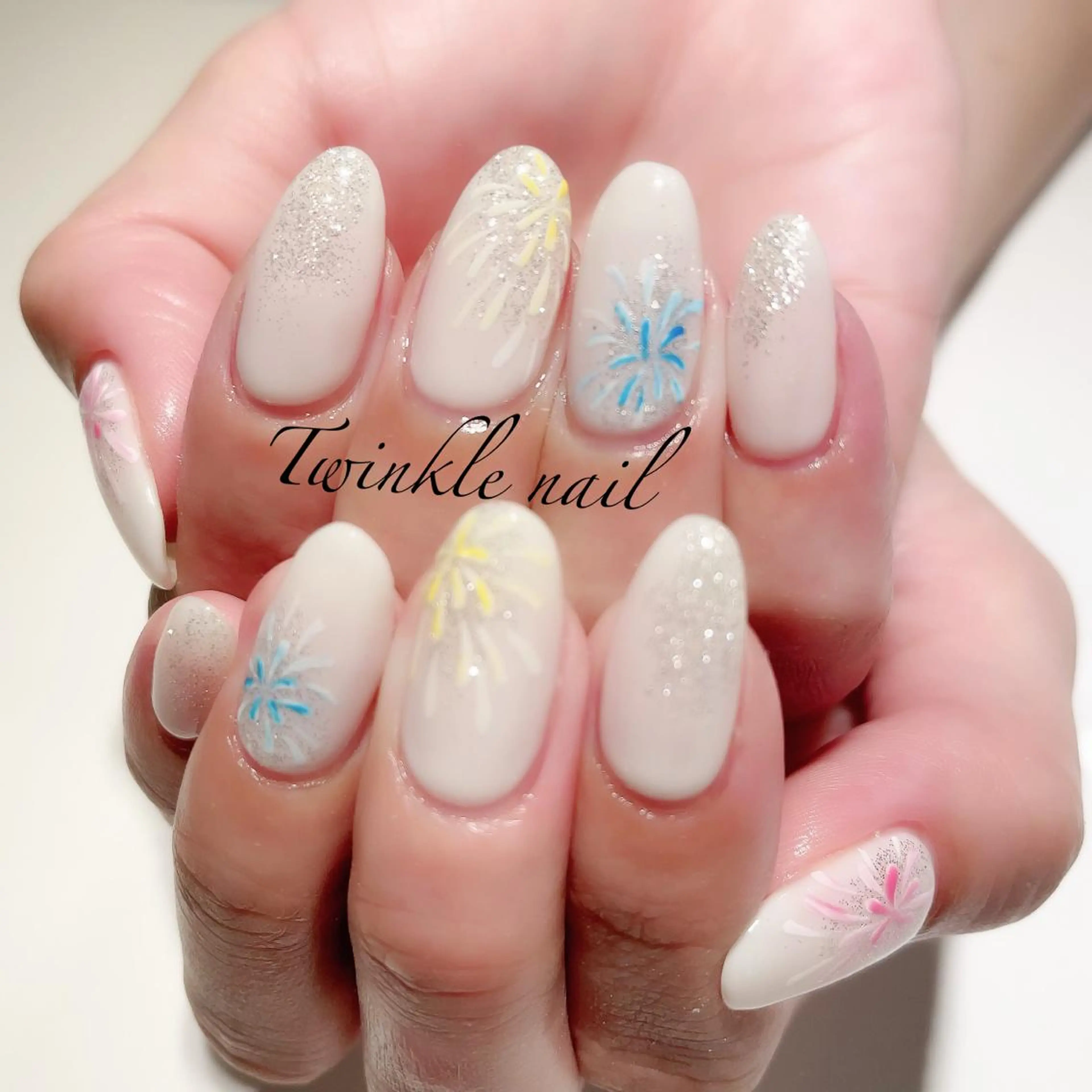 ネイル ハンドネイル ハンドケア 中井 綾香の眉毛・アイブロウイメージ