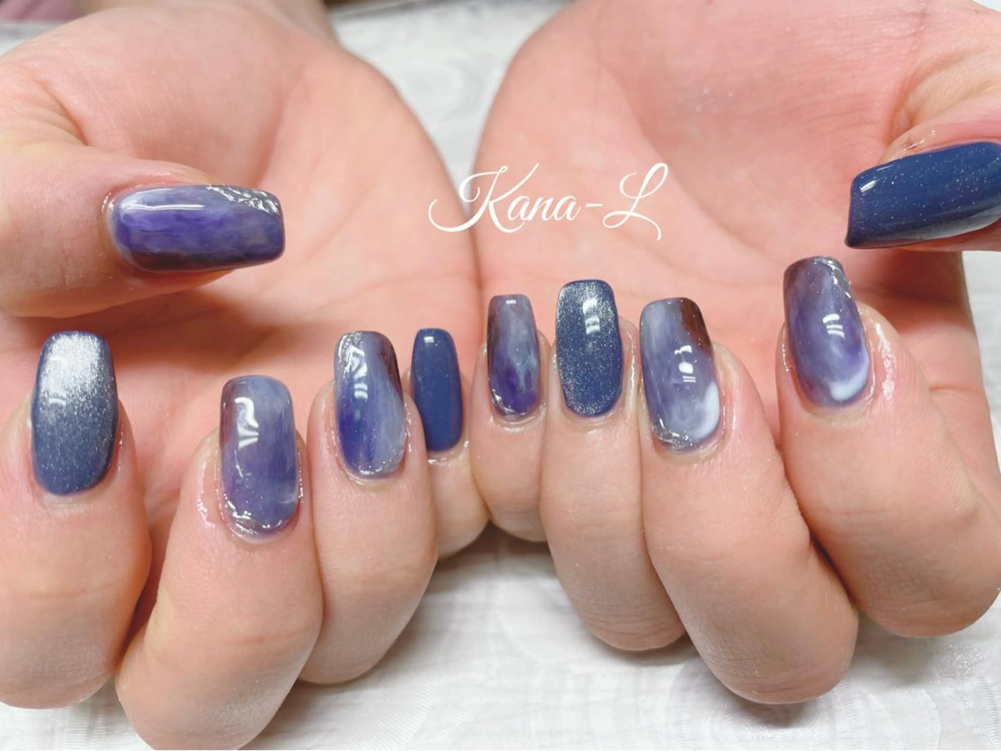 カラー ネイル ブルーカラー ブルー ジェルネイル マグネットネイル ニュアンスネイル 芦辺 香奈のネイルデザイン