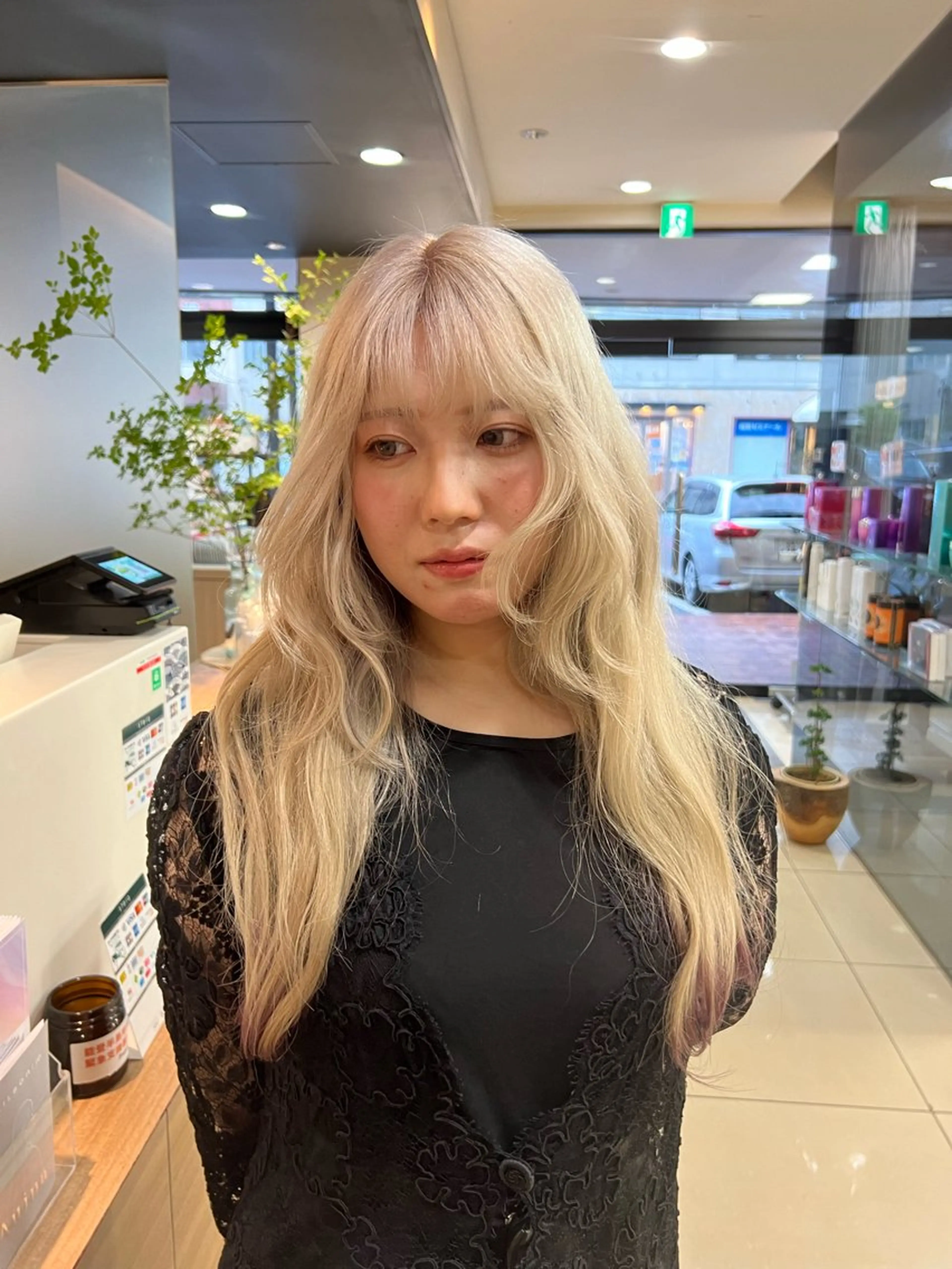 ロング カラー ハイトーン/レイヤー 似合わせ・ユキノのヘアスタイル