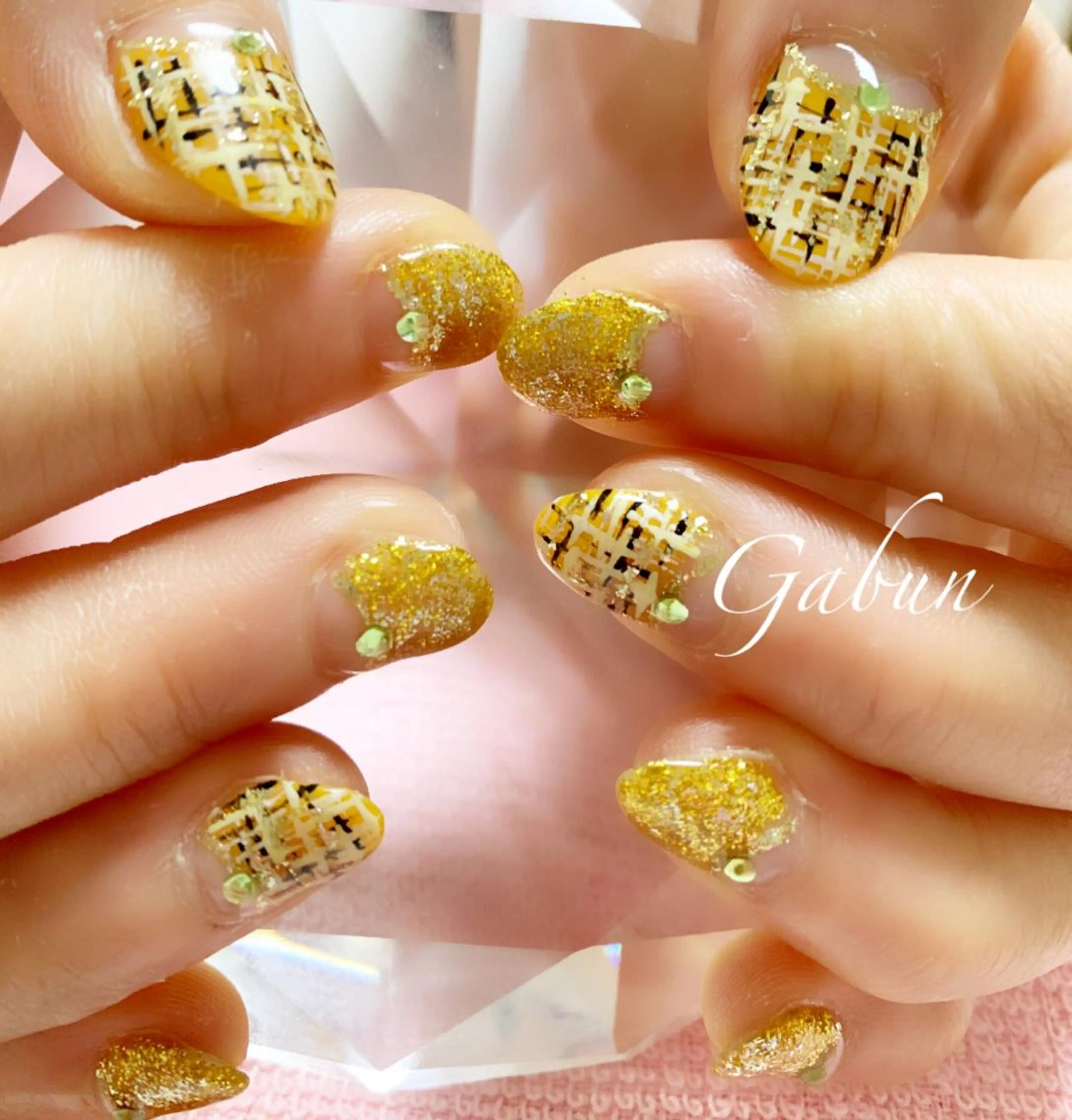 ネイル フレンチネイル 逆フレンチ ストーンネイル ツイードネイル ハンドネイル ハンドケア LOTUS ネイルサロンのネイルデザイン