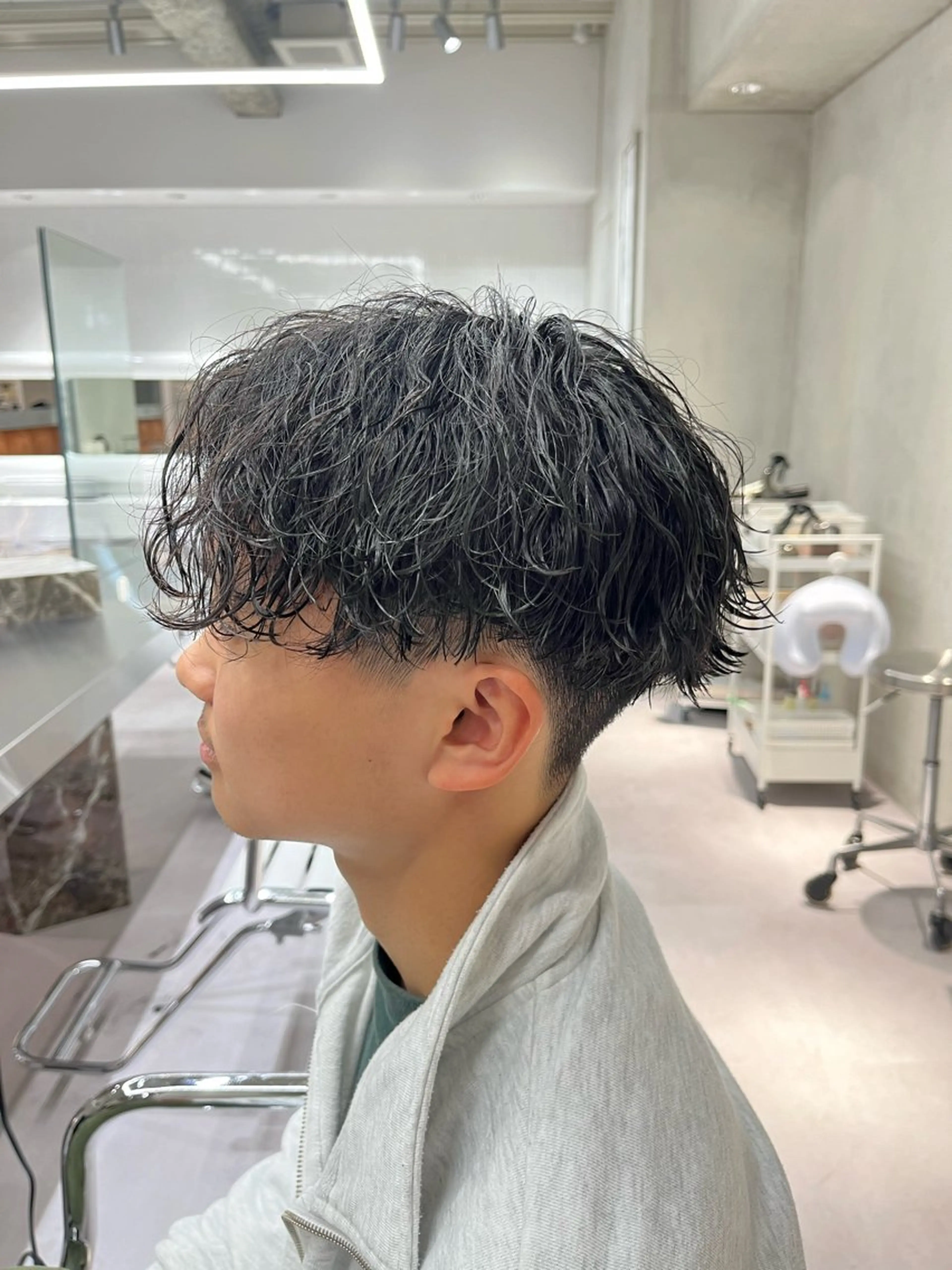 ショート パーマ メンズ ⚡メンズパーマフ ェードカットTomyのヘアスタイル