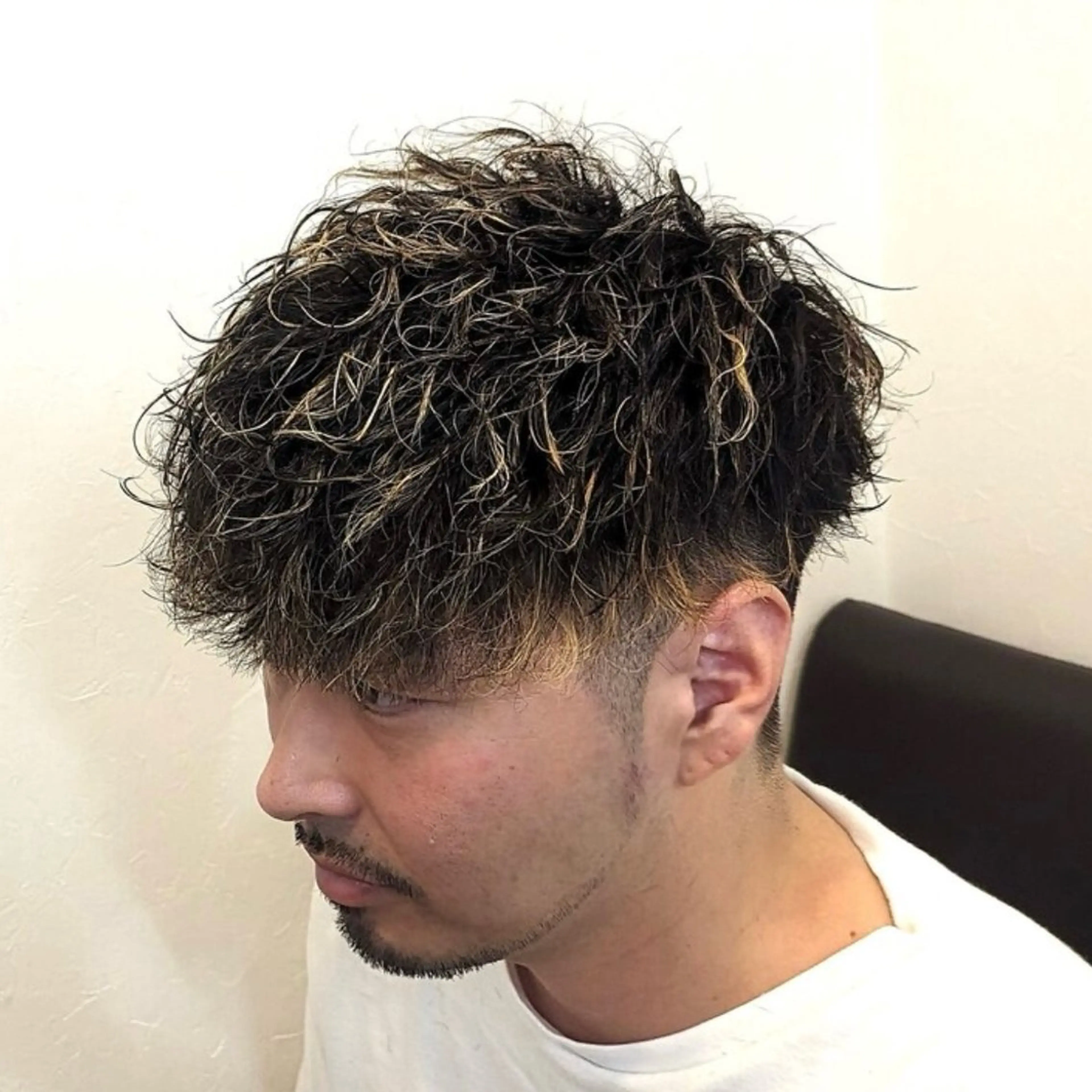 メンズカット+ホワイトメッシュカラーの写真