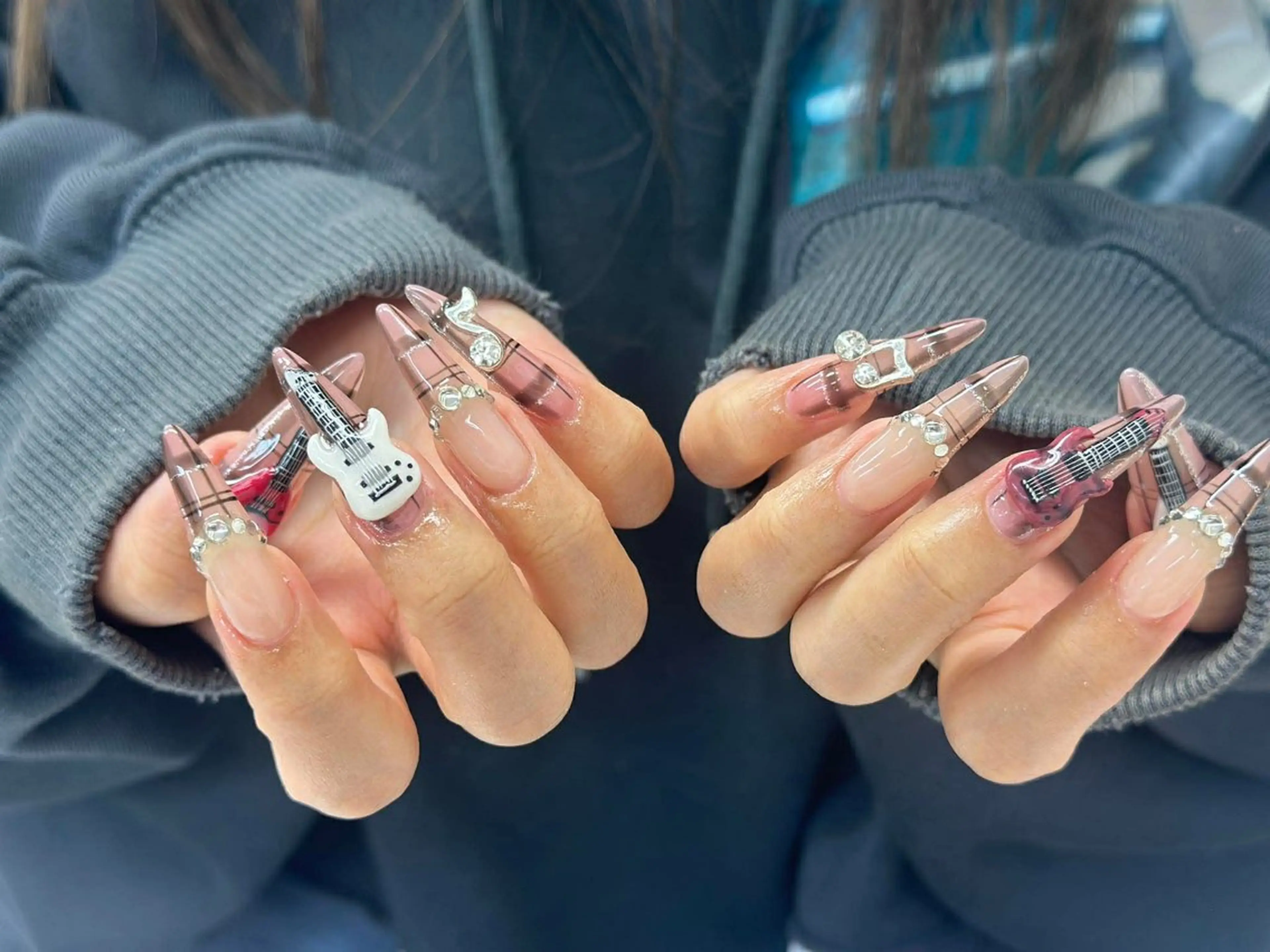 ネイル フレンチネイル ジェルネイル ガーリー 韓国ネイル ロングネイル ハンドネイル NieNail Nezukoのネイルデザイン