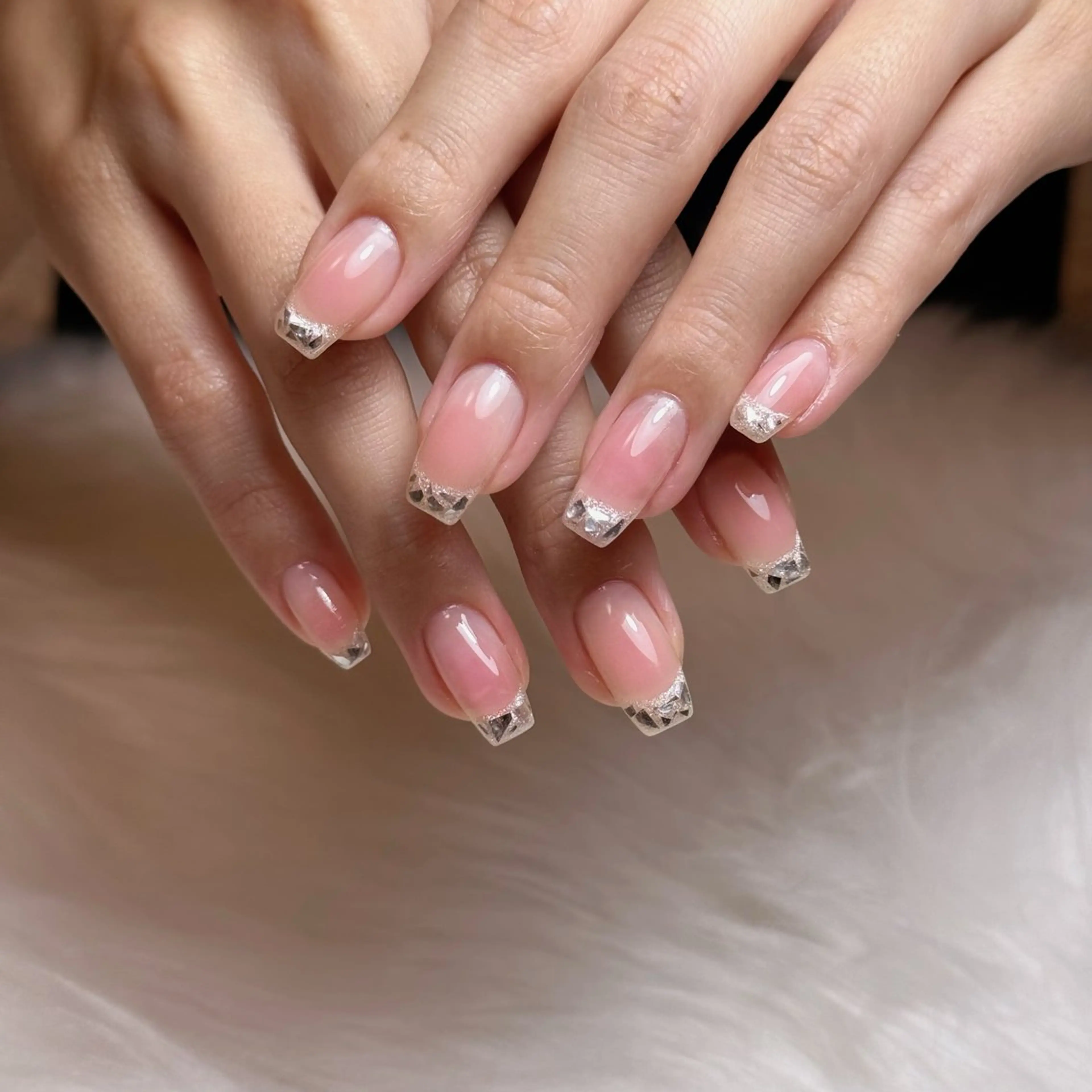 ネイル チークネイル フレンチネイル ガラスフレンチ ワンホンネイル nailsalon ChuColaのネイルデザイン