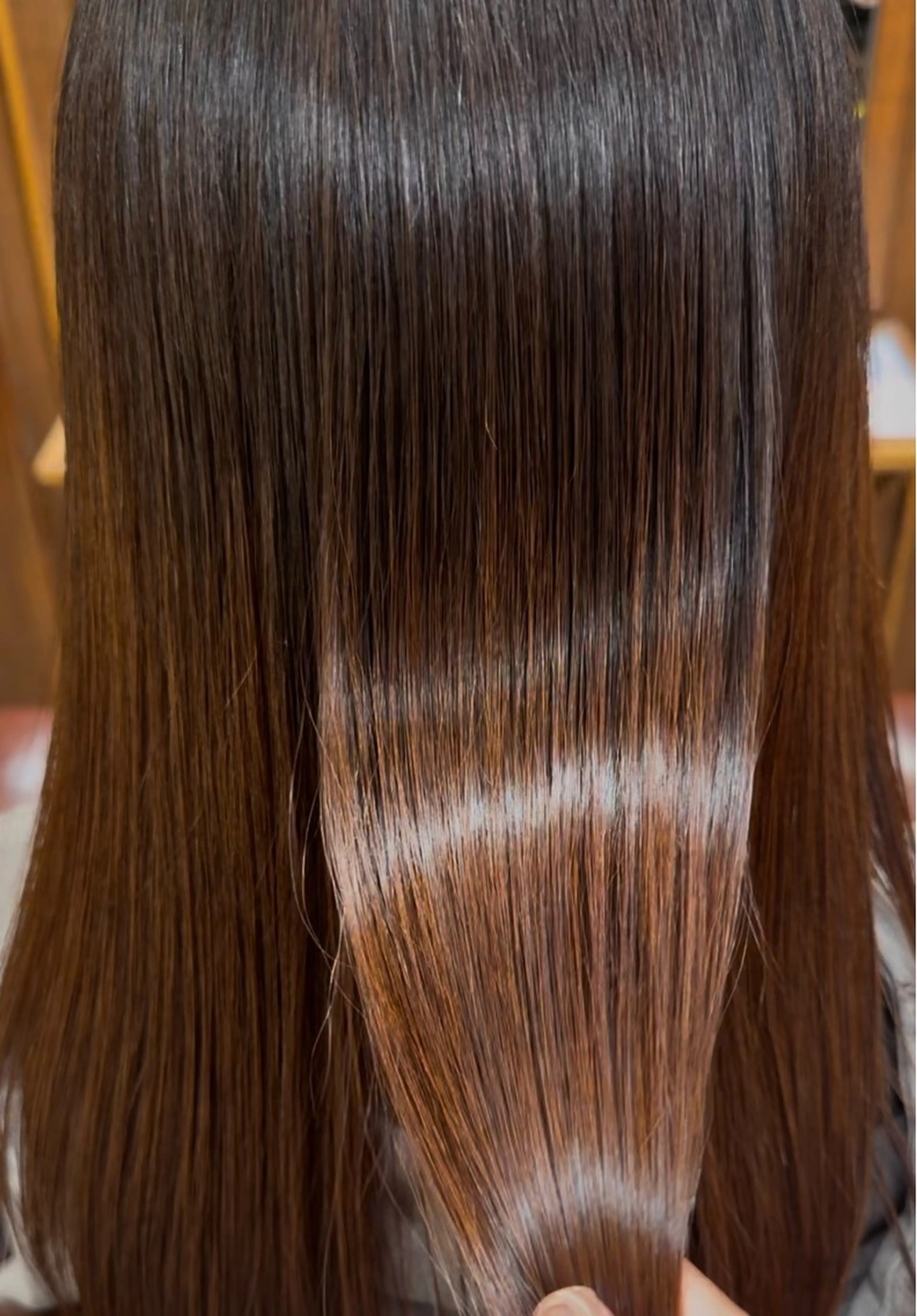 ロング CLUTCH/顔周り 髪質改善/艶カラーのヘアスタイル