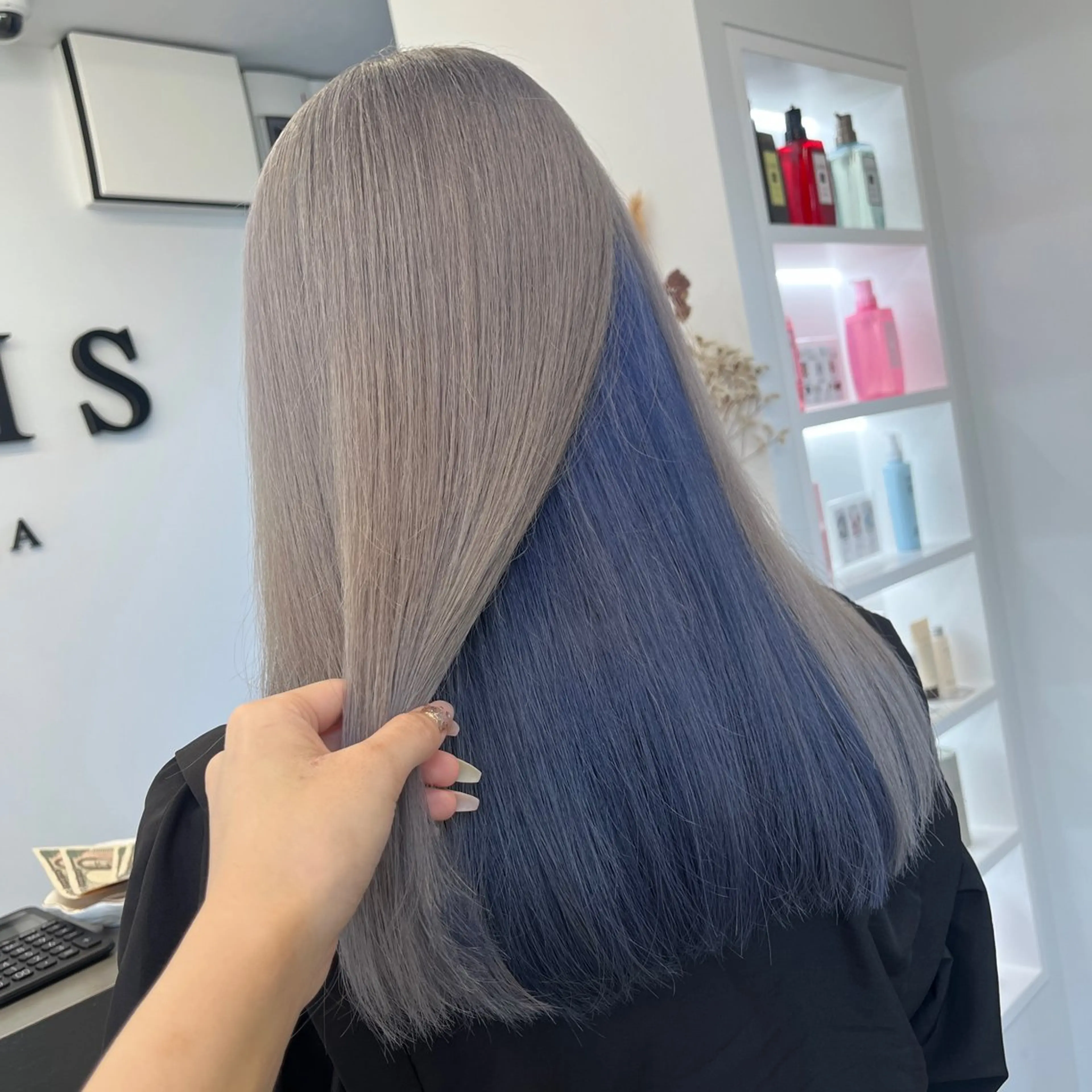 カラー ブリーチ ブルーカラー ダブルカラー ハイトーンカラー インナーカラー ヘアカラー MOMOKA /　Lapis今泉店のヘアスタイル