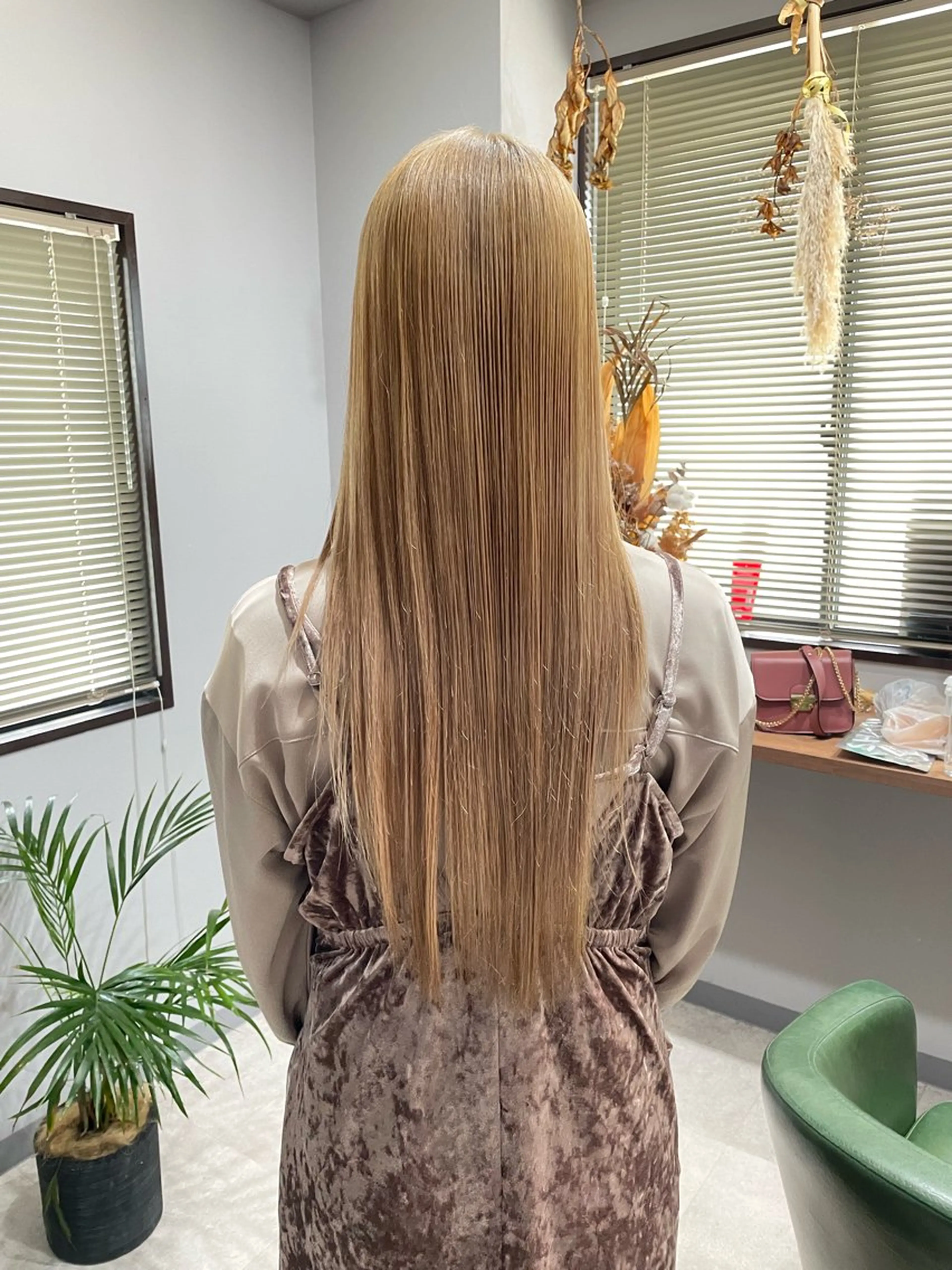 ロング カラー ハイトーンカラー 今雪 聡美のヘアスタイル