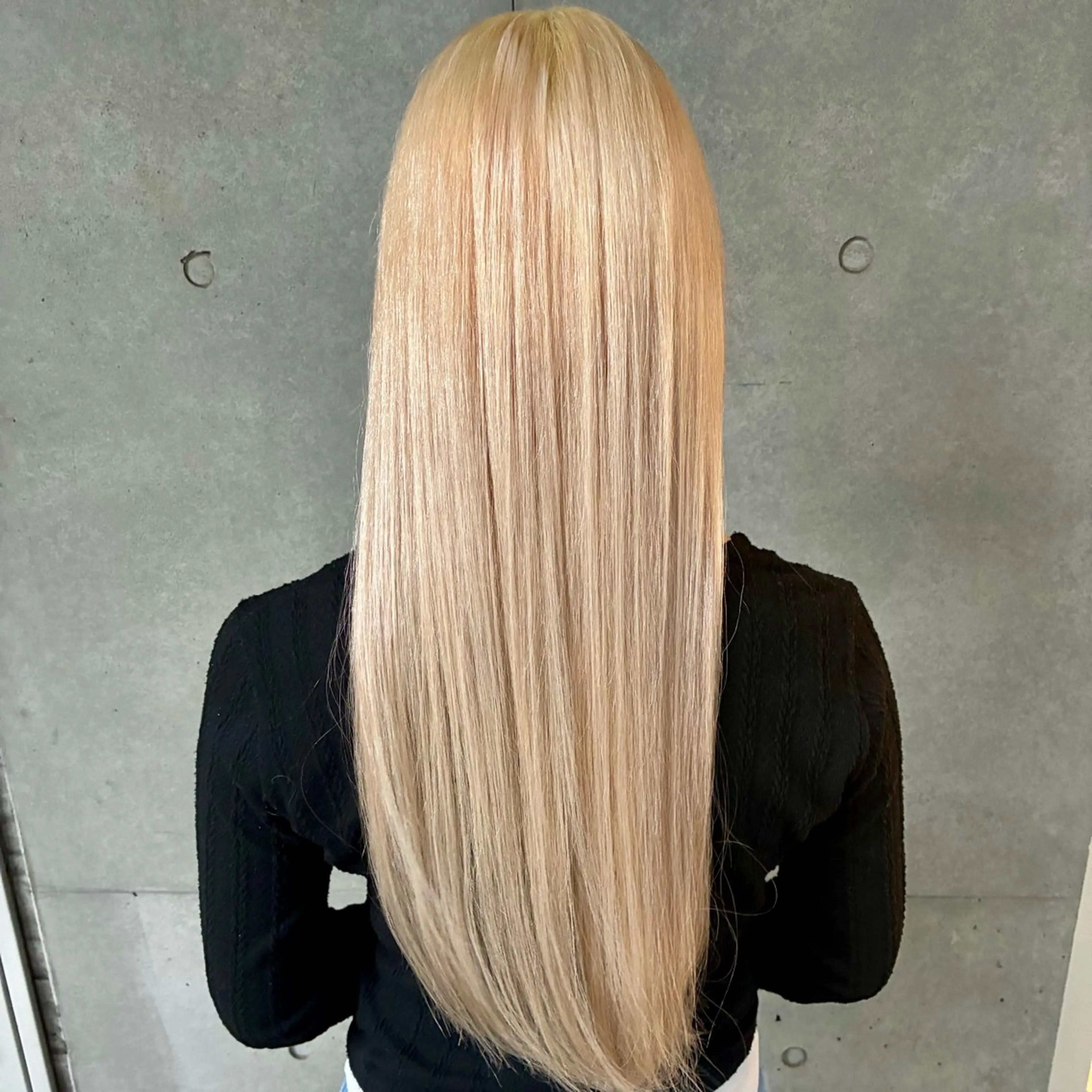 カラー ブリーチ 遠藤姫花 𝒂𝒔𝒉草加𓂃のヘアスタイル