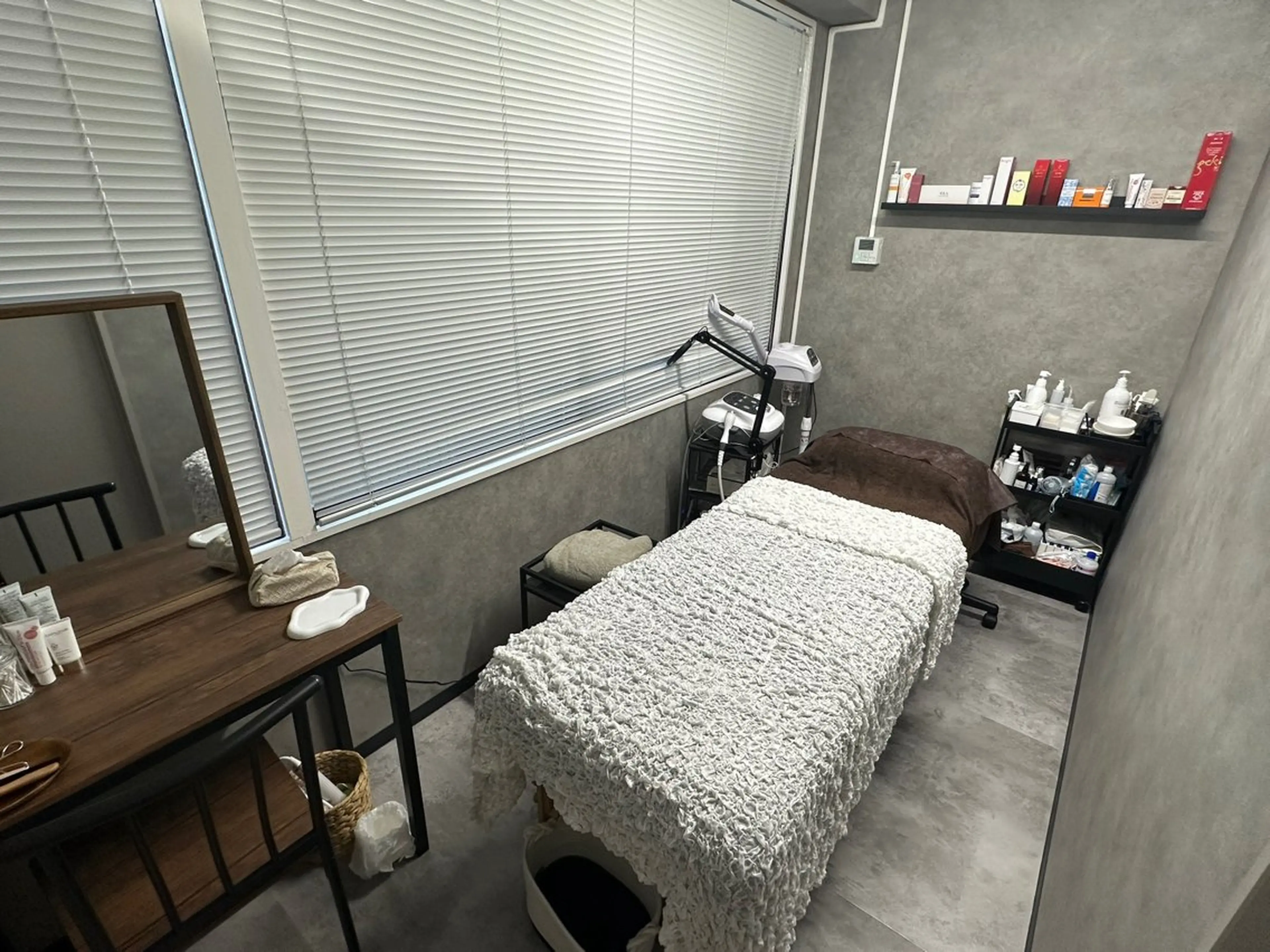 お肌のかかりつけサロンP.A.L.M.所属・【P.A.L.M.】 むき卵×毛穴レス肌のエステ・リラクイメージ