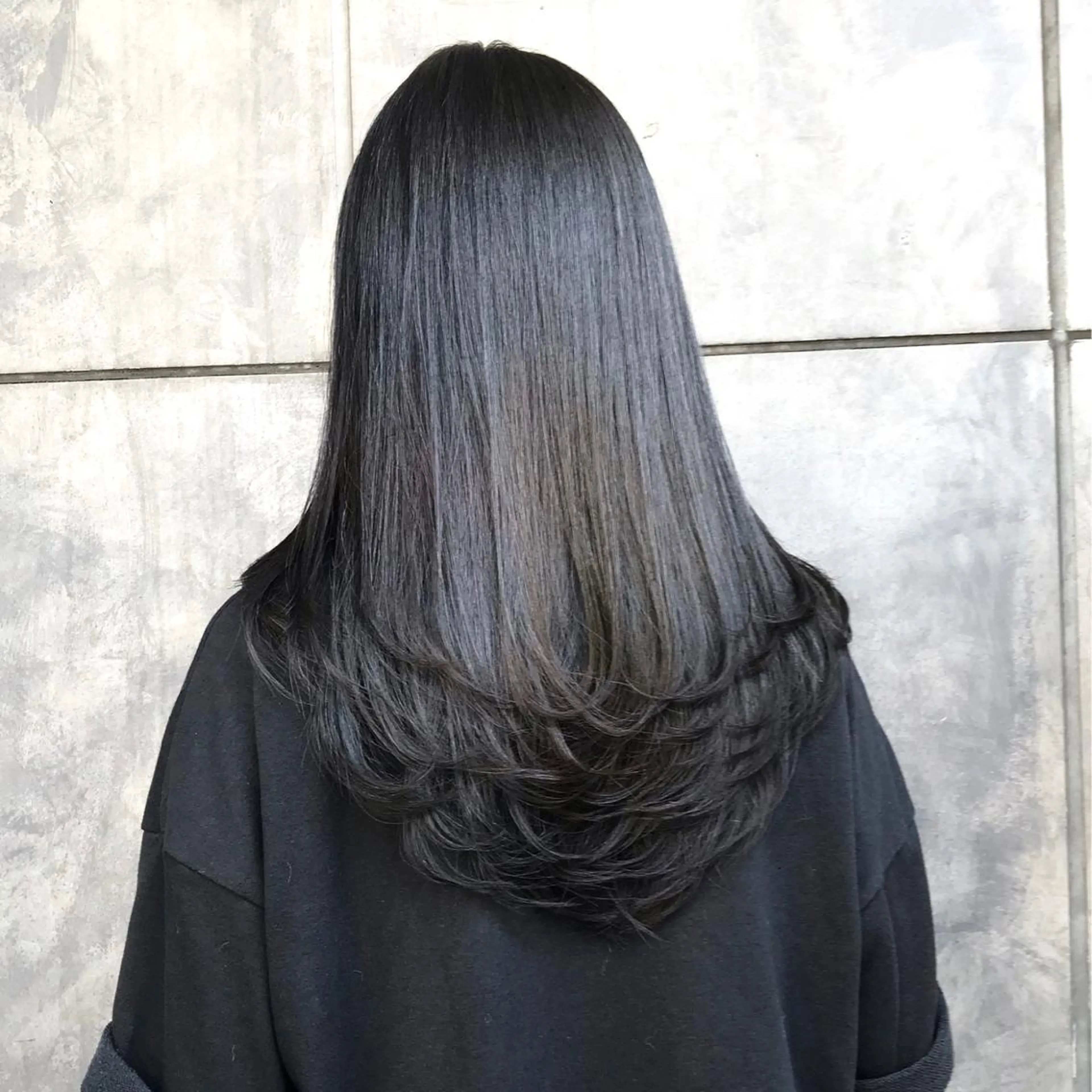 ロング カラー 黒髪 ブルーカラー ブルーブラック ヨシンモリ ムルギョル巻き K-POP好き美容師 🇰🇷Kai.Yのヘアスタイル