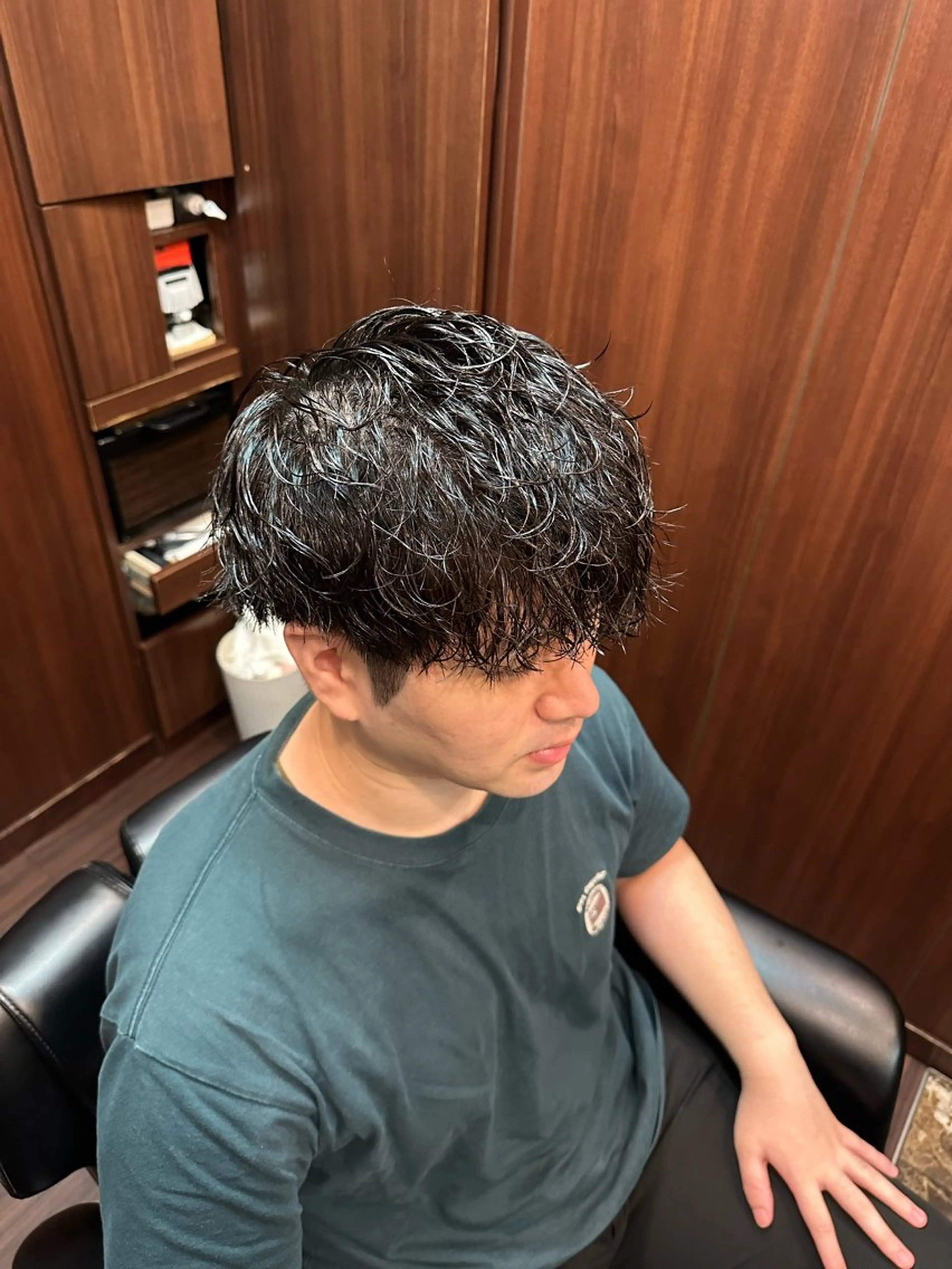 ミディアム パーマ ミディアムパーマ 岡崎 海人のヘアスタイル
