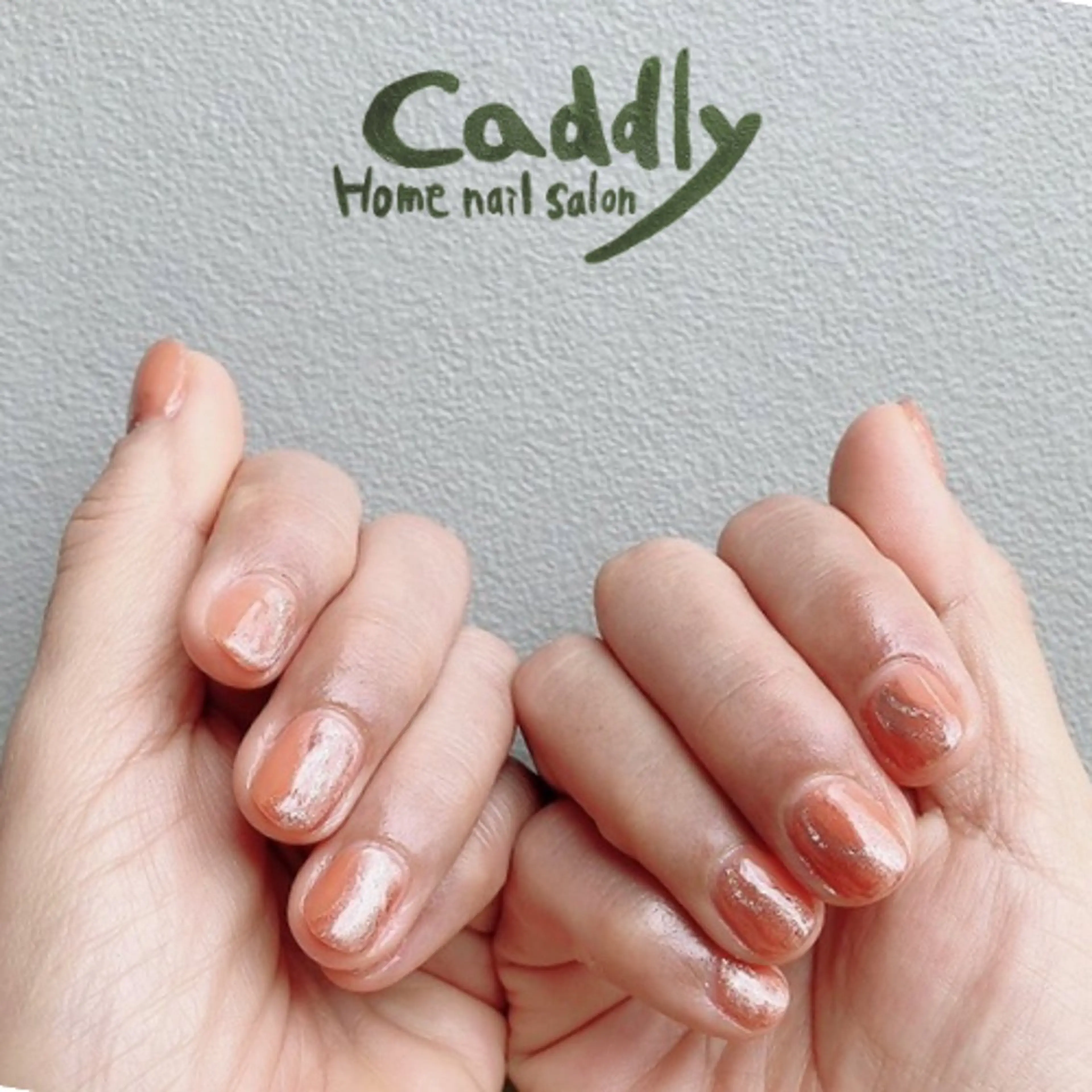 ネイル ゴールド ラメ(グリッター) ニュアンスネイル オレンジ caddly naoのネイルデザイン