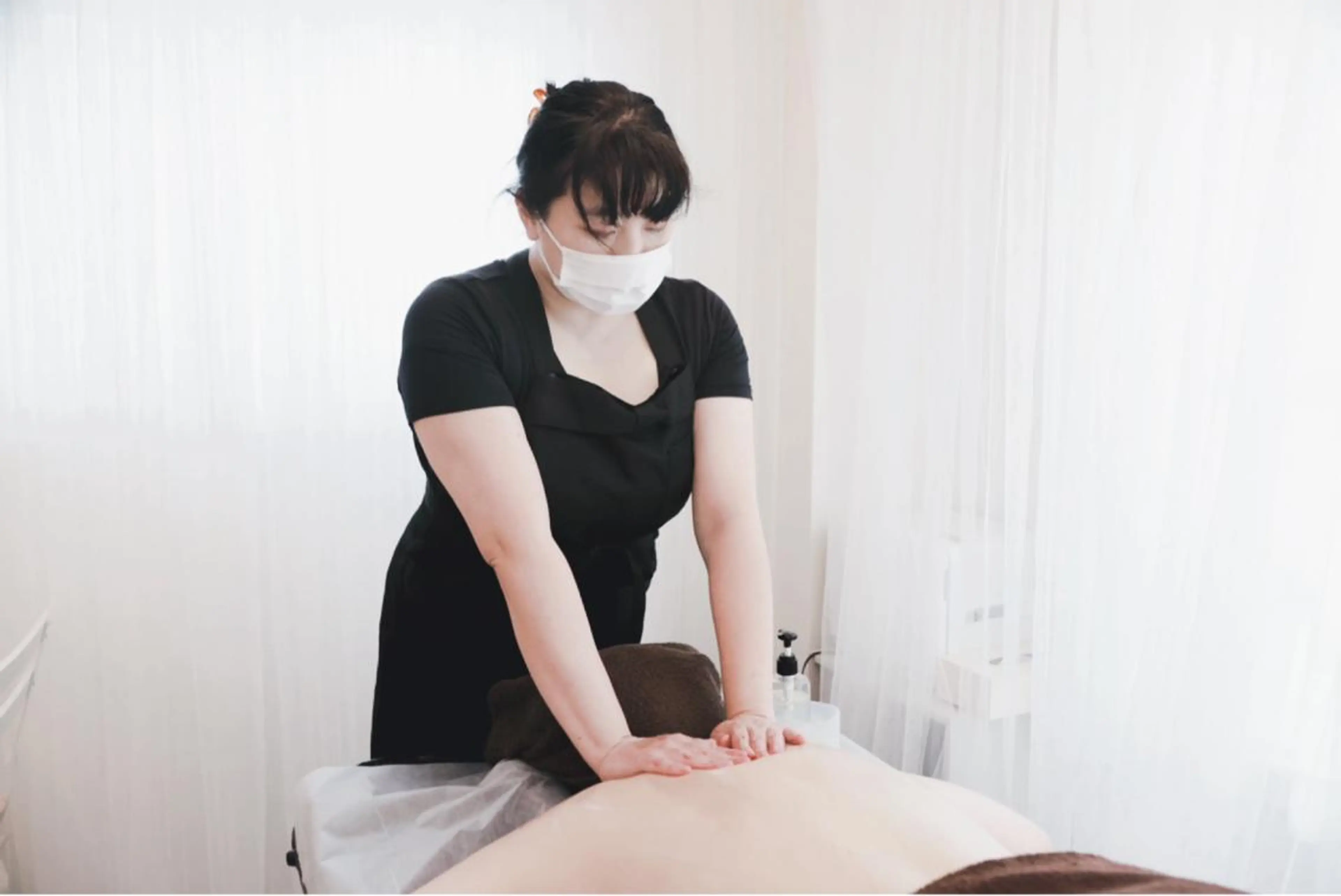 ［新規］［お試し］肩凝り.浅い睡眠.むくみケアにアロマ香る癒しオイルリンパドレナージュ＋頭ツボ60分の写真