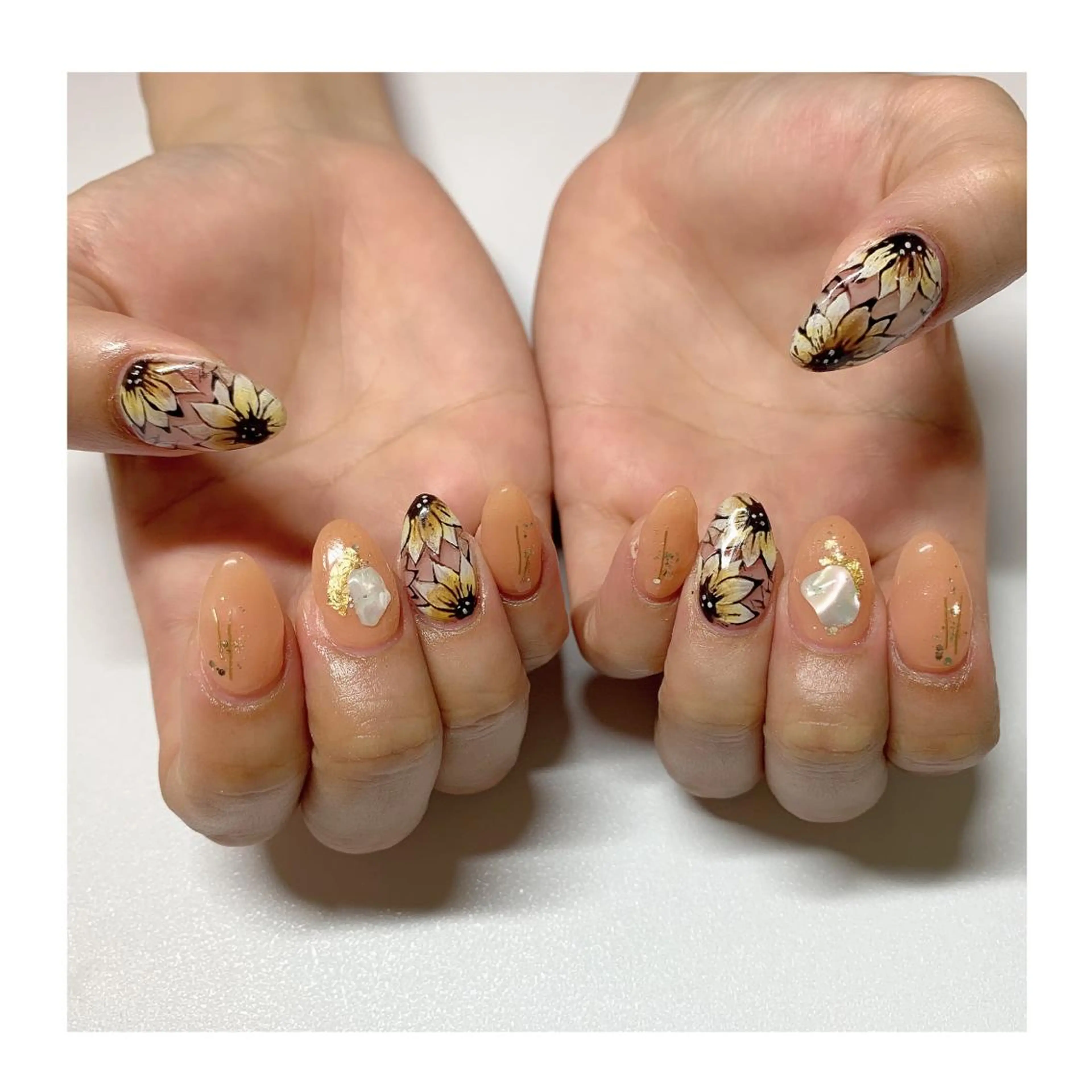 ネイル アートネイル ジェルネイル LaLa Peach 福岡のマツエク・マツパデザイン