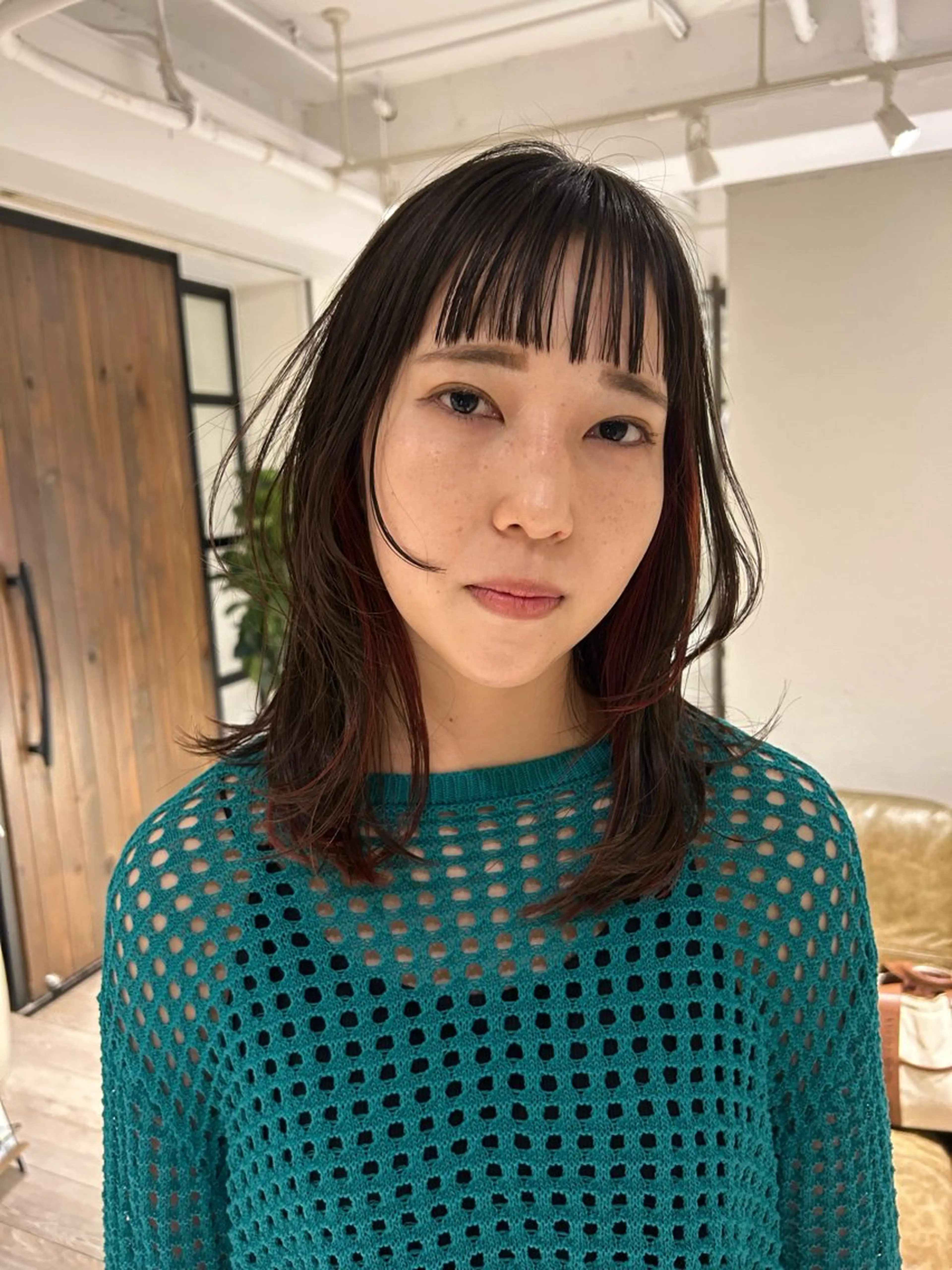 セミロング カラー インナーカラー 顔周りカット レイヤーカット カラーリスト IKUHOのヘアスタイル