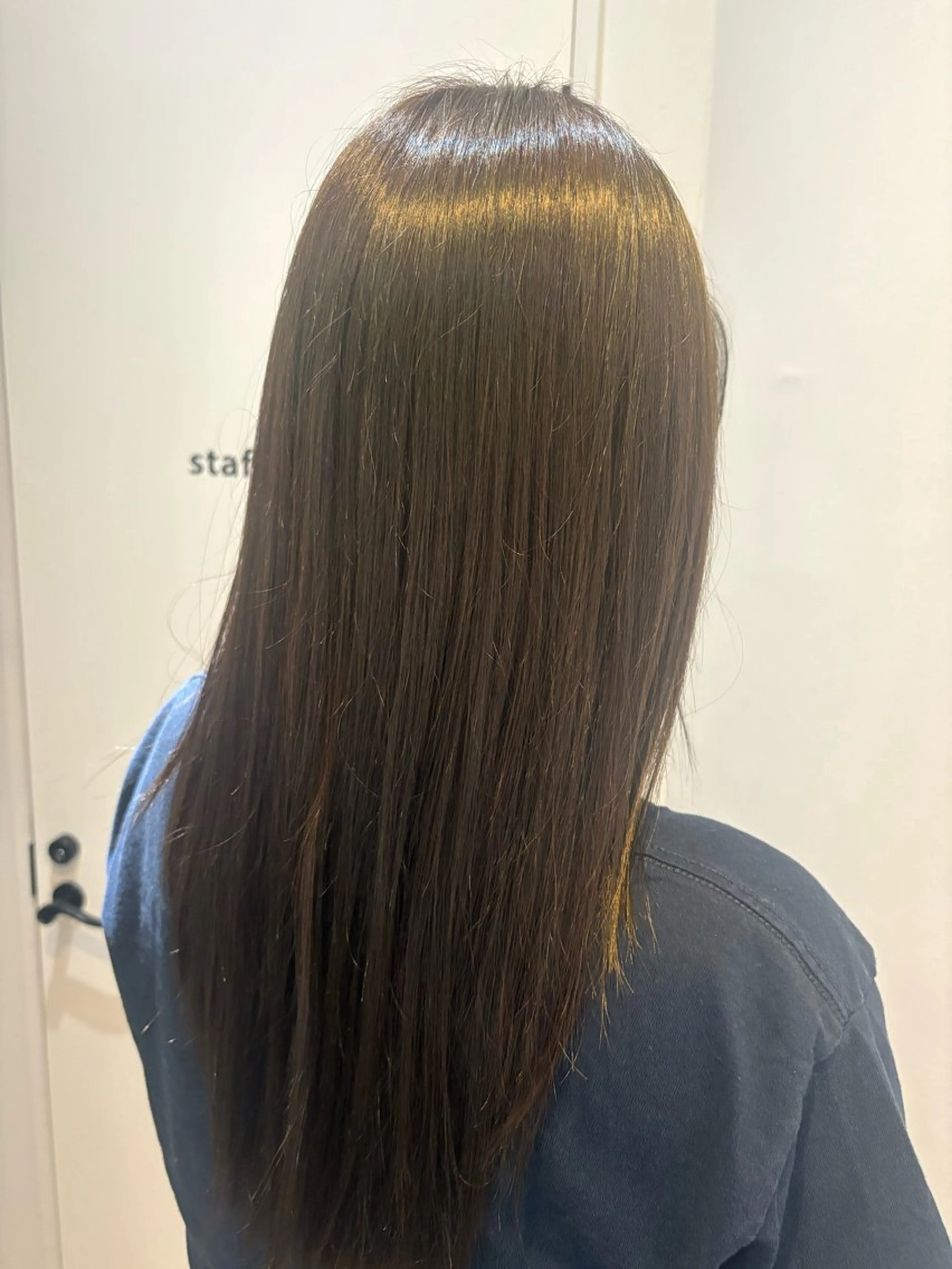 カラー アッシュ 吉井 愛陽のヘアスタイル