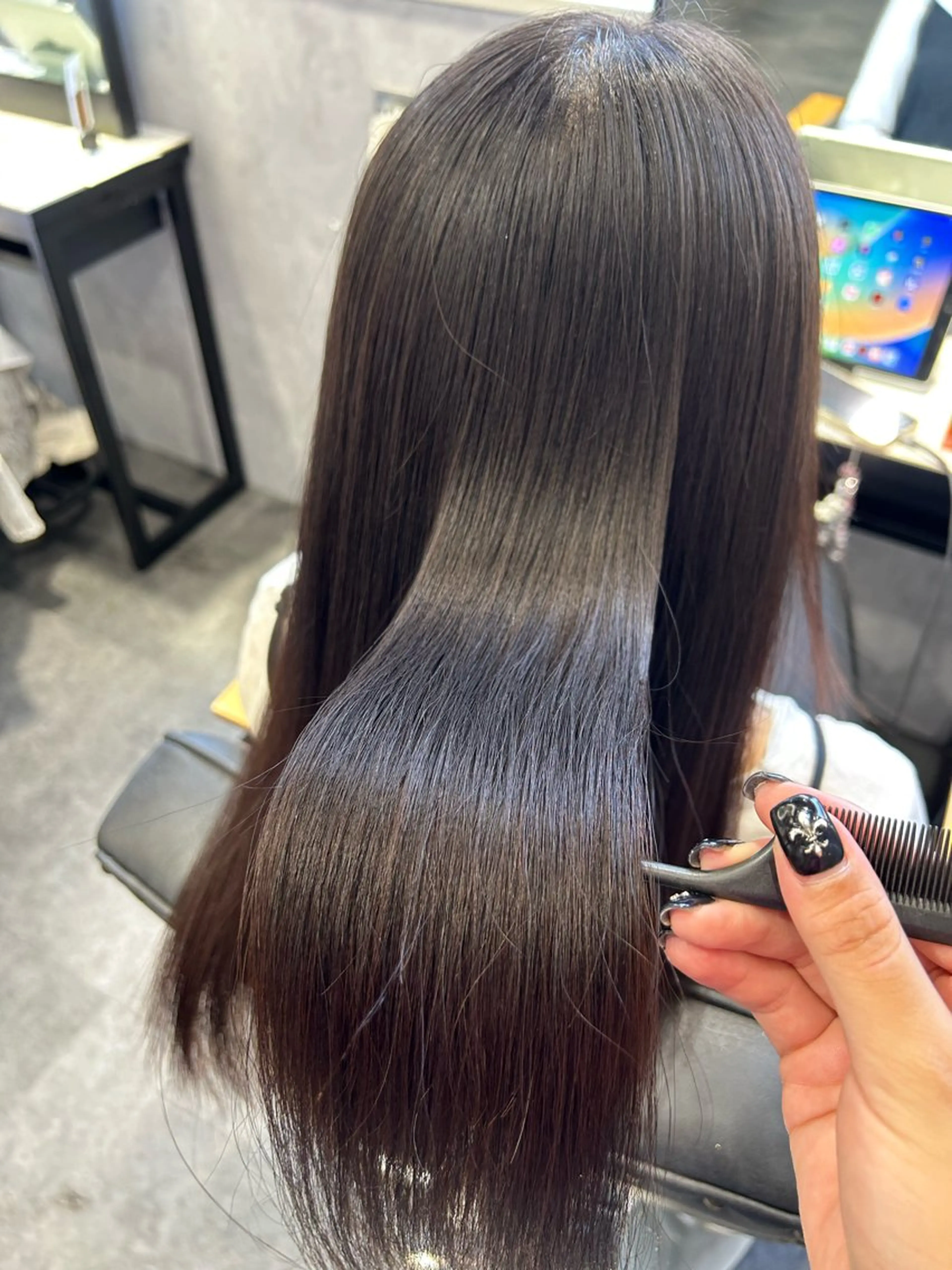 ロング パーマ 縮毛矯正 ストレートパーマ カット 縮毛矯正 プルエクステ/インナ ーカラー🦊はるなのヘアスタイル