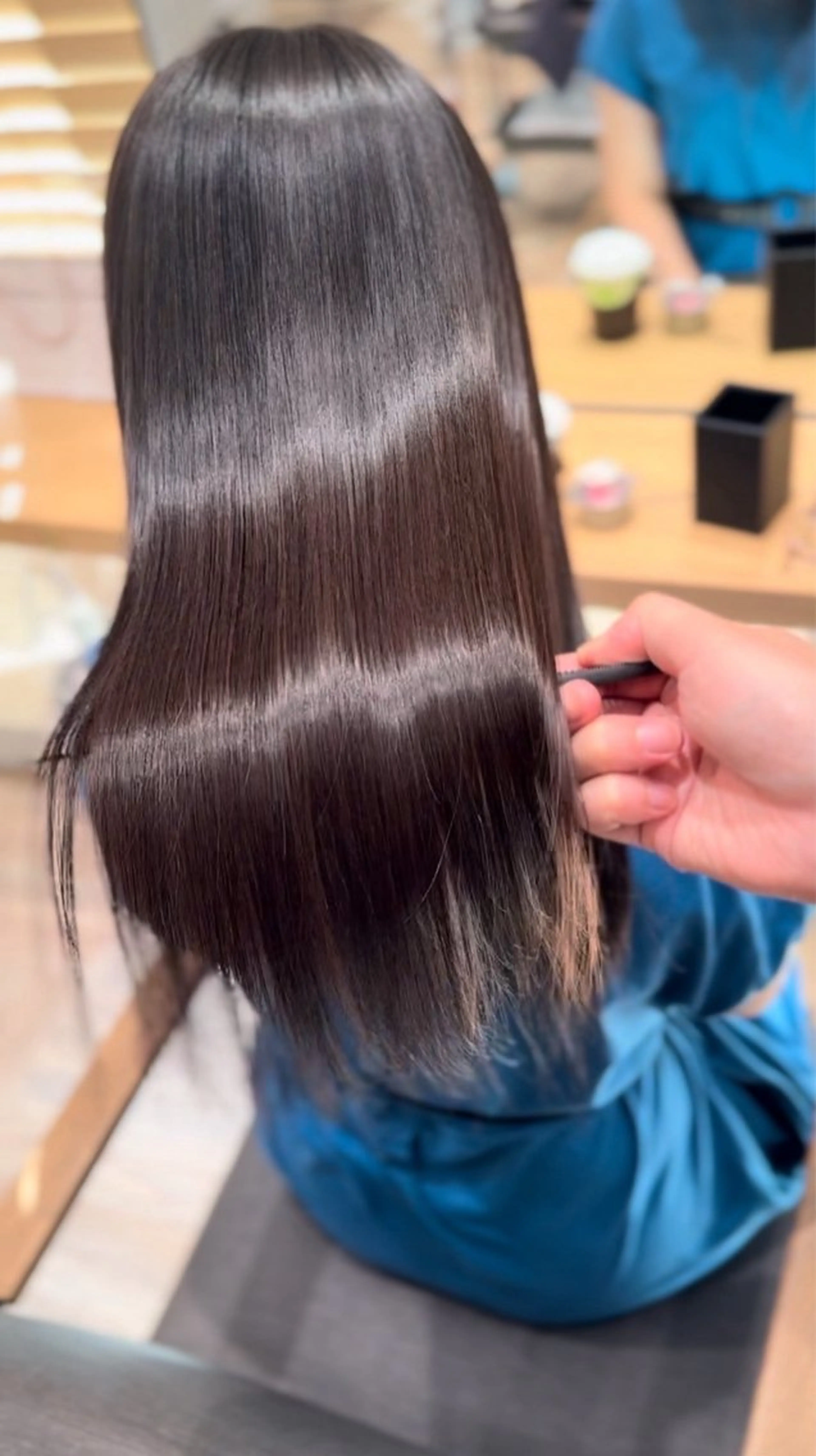 ロング カラー ブラウンカラー ショコラブラウン 髪質改善 カット ヘアカラー 笠原 裕貴のヘアスタイル