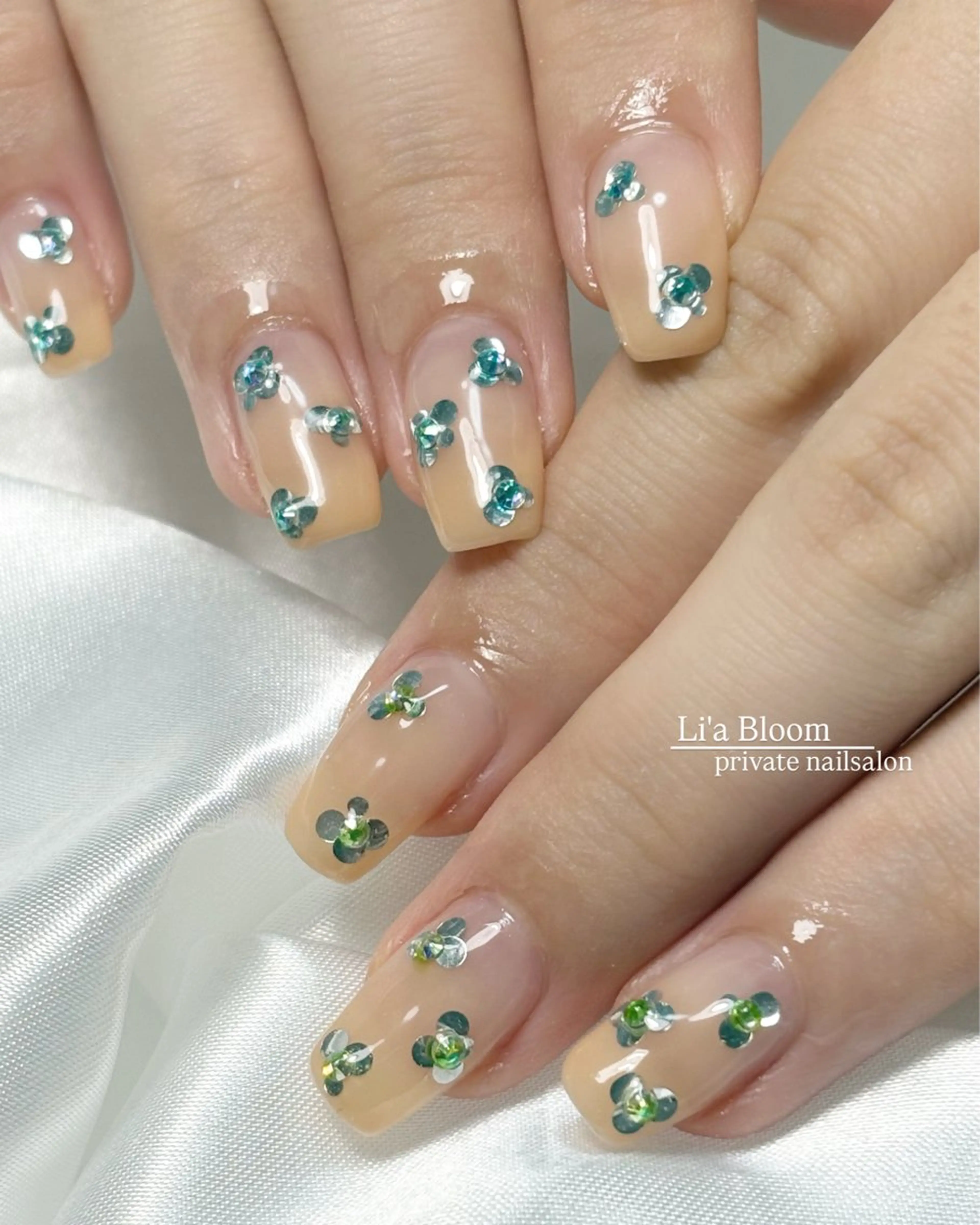 ネイル ハンドネイル Li'a Bloom所属・🦋🤍 madoka🤍のネイルデザイン