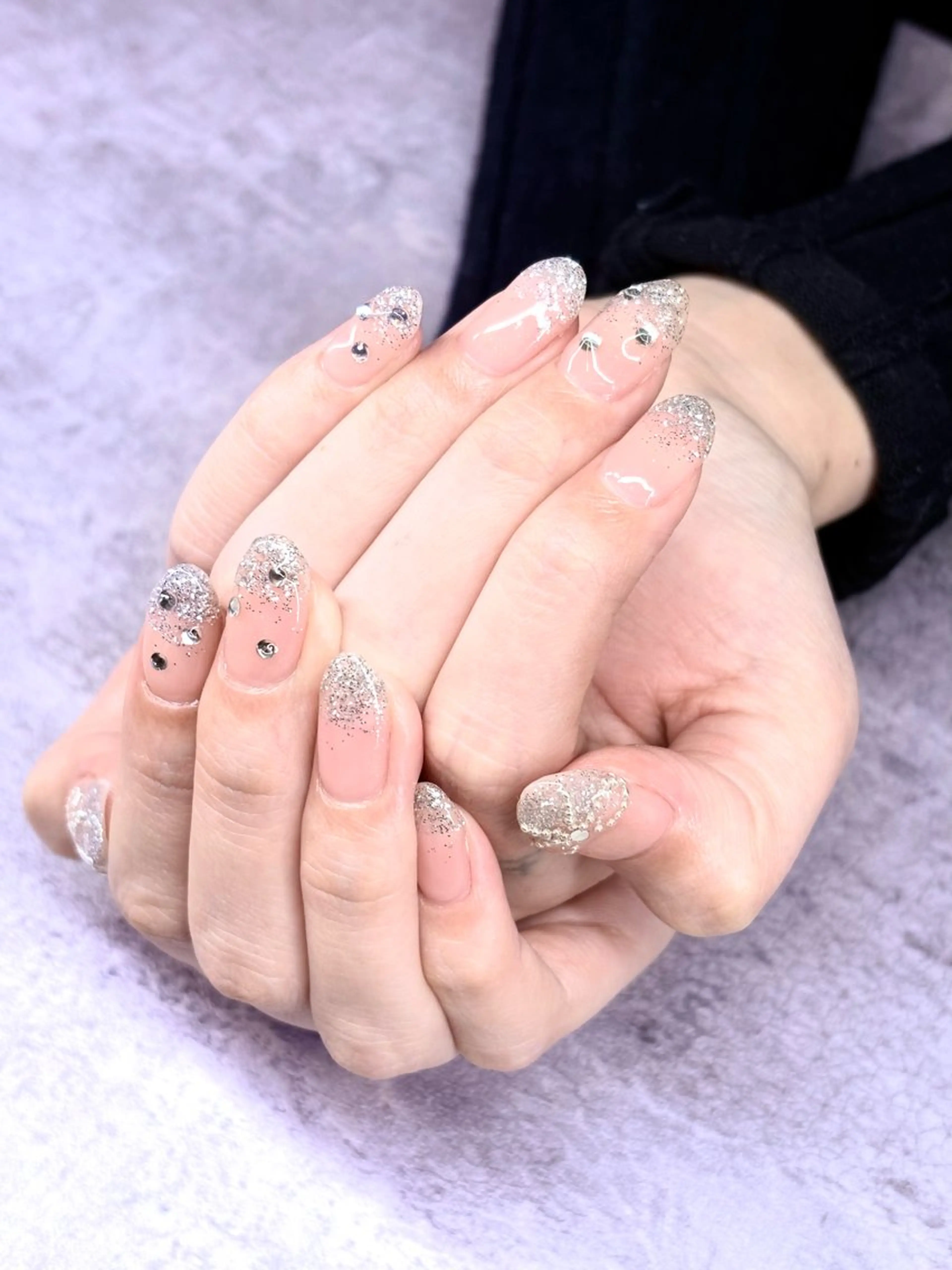 ネイル ガーリー リボン Roger 舞のネイルデザイン