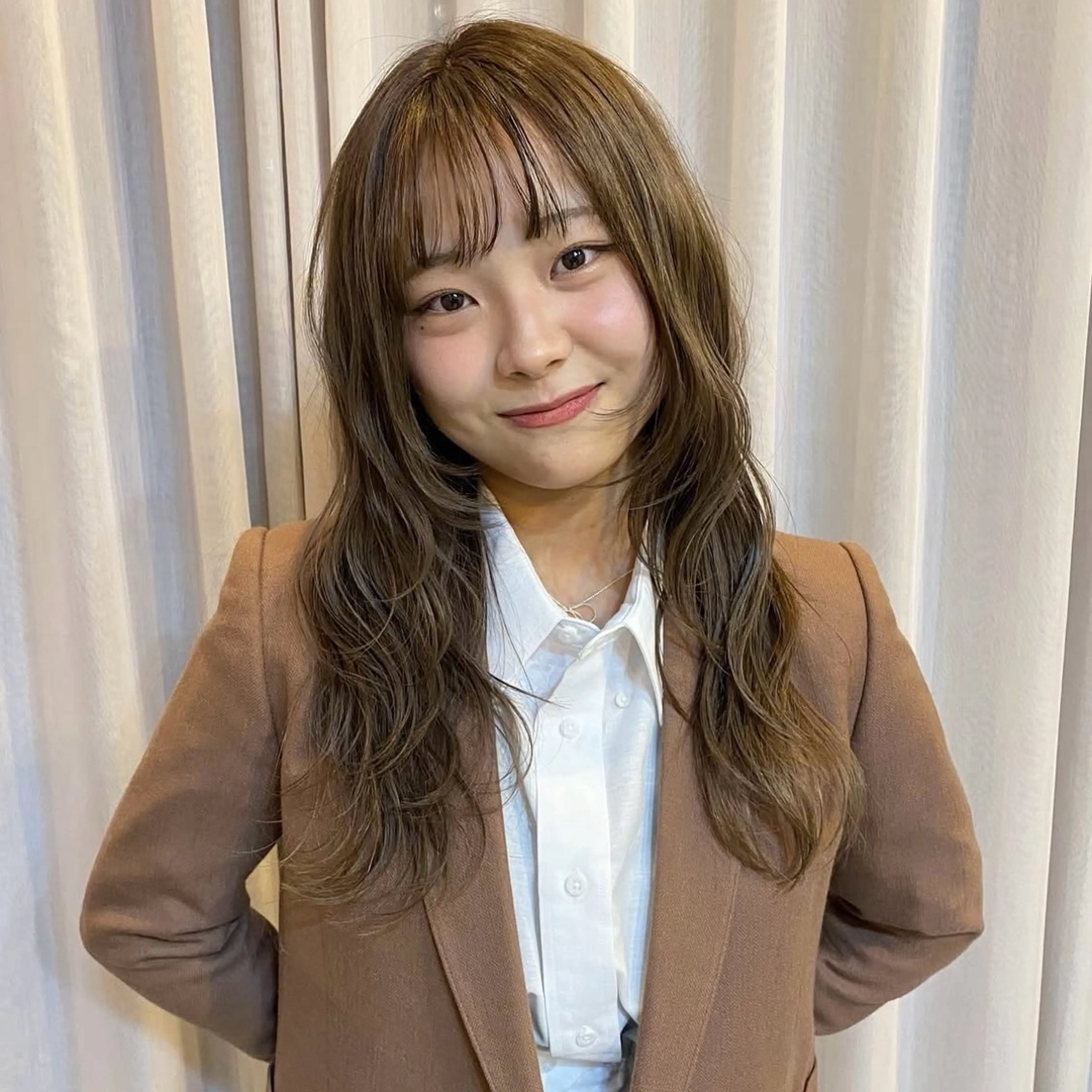 セミロング カラー カット ヘアカラー トリートメント くすみカラー / 肌馴染み/ 花房佑夏のヘアスタイル