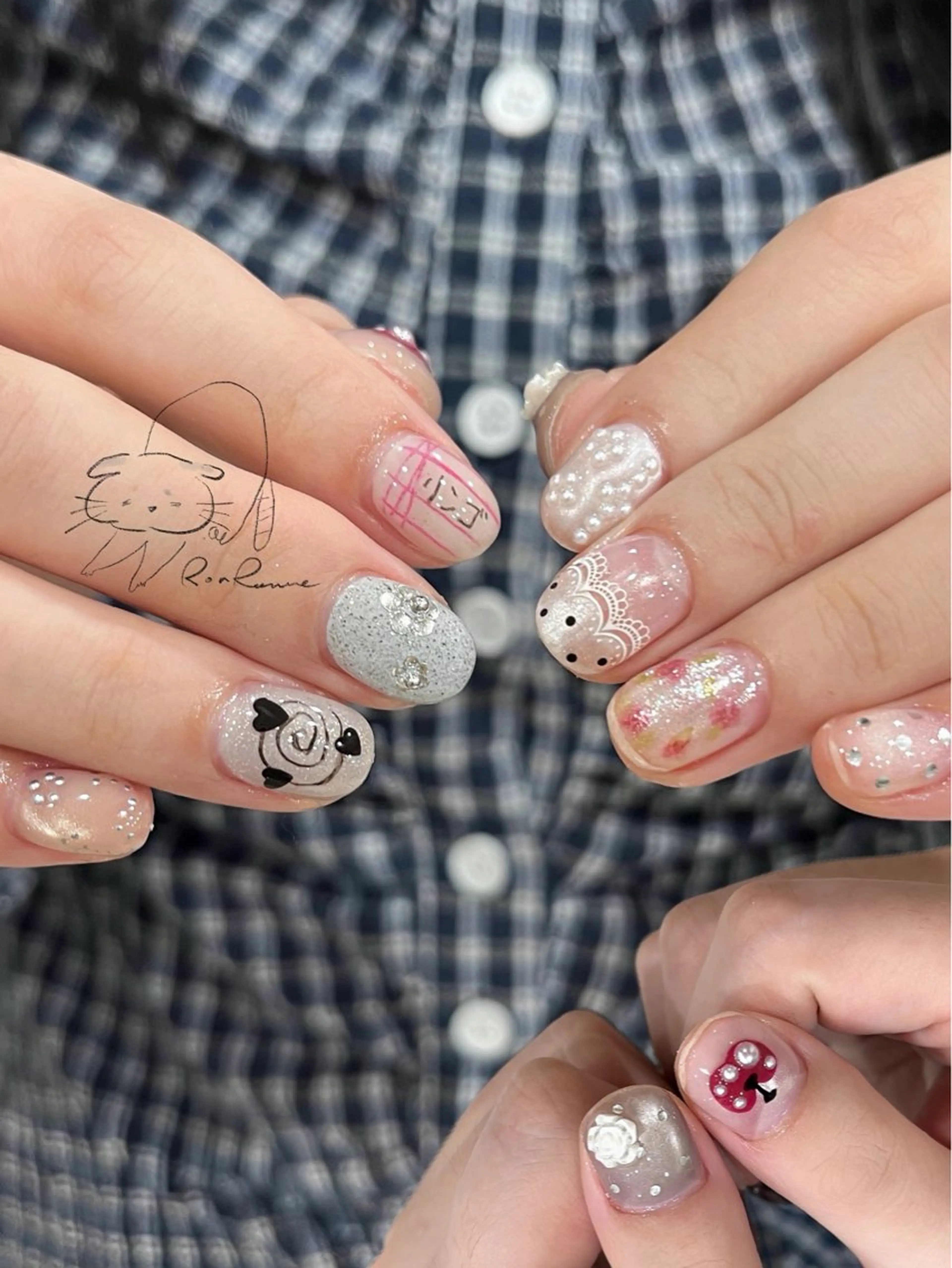 ネイル オーロラネイル 長さ出し フレンチネイル ジェルネイル ミラーネイル ハンドネイル ronronne .のネイルデザイン