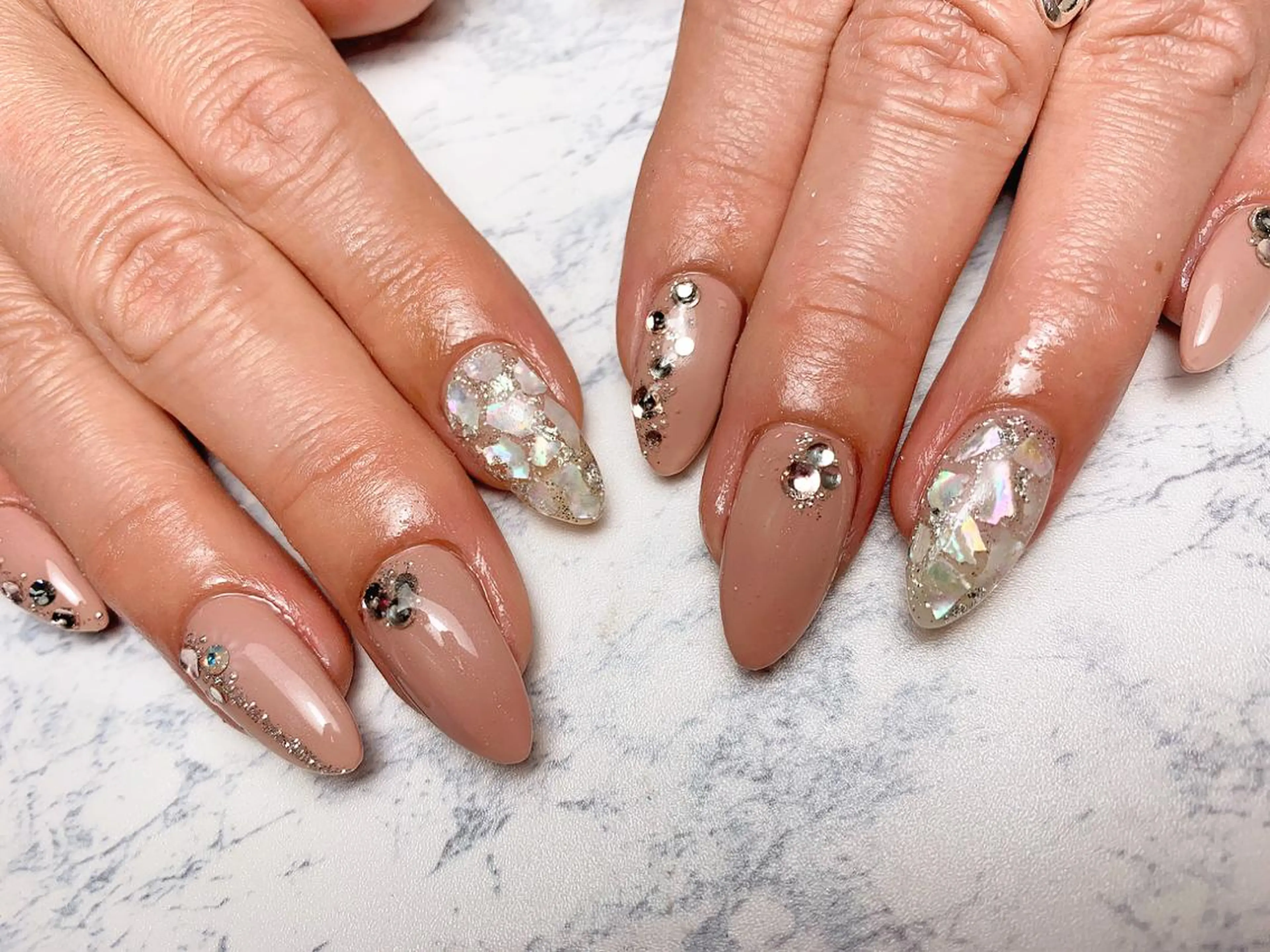 ネイル 菅野 愛花のネイルデザイン