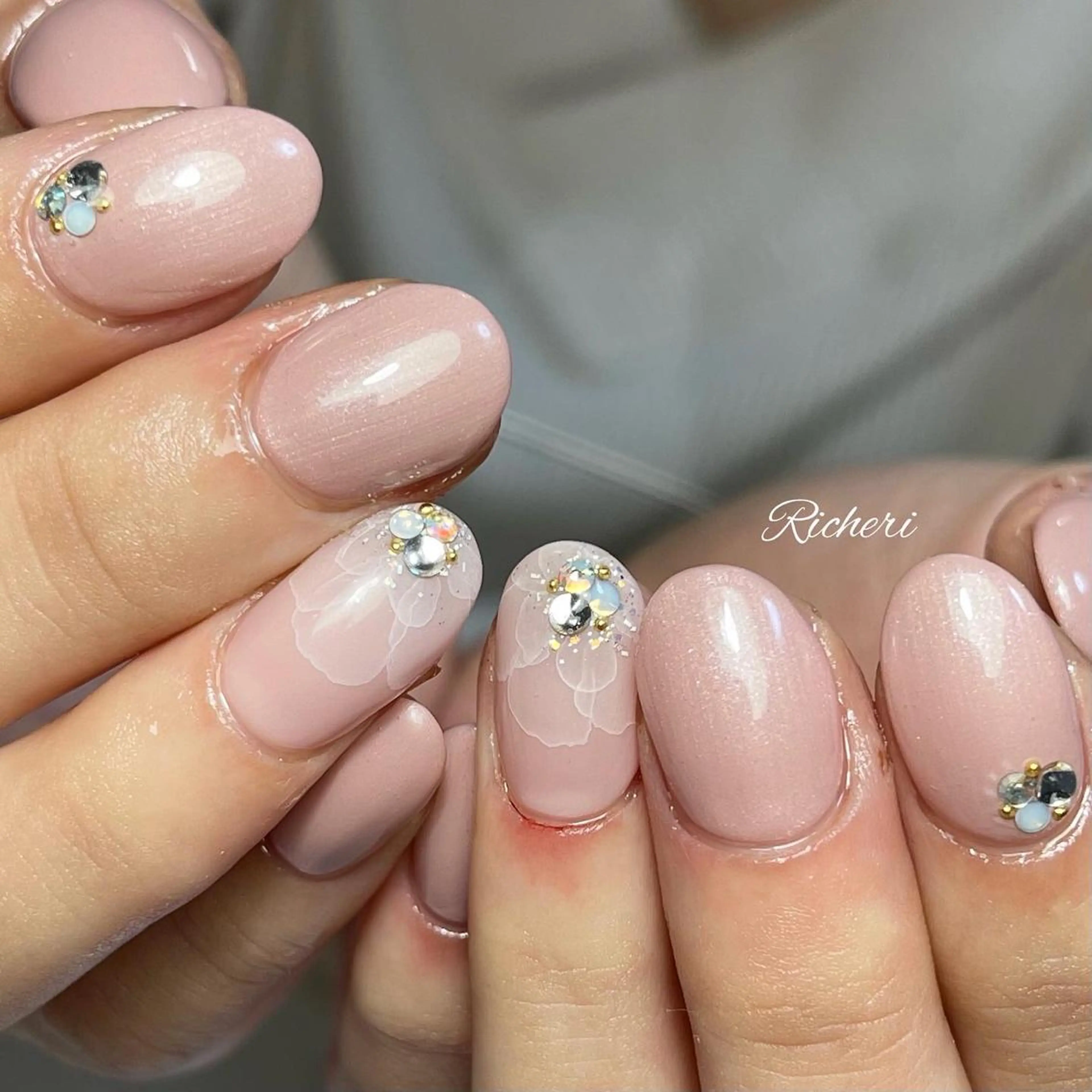 ミディアム ネイル フラワーネイル richeri beautyのエステ・リラクイメージ