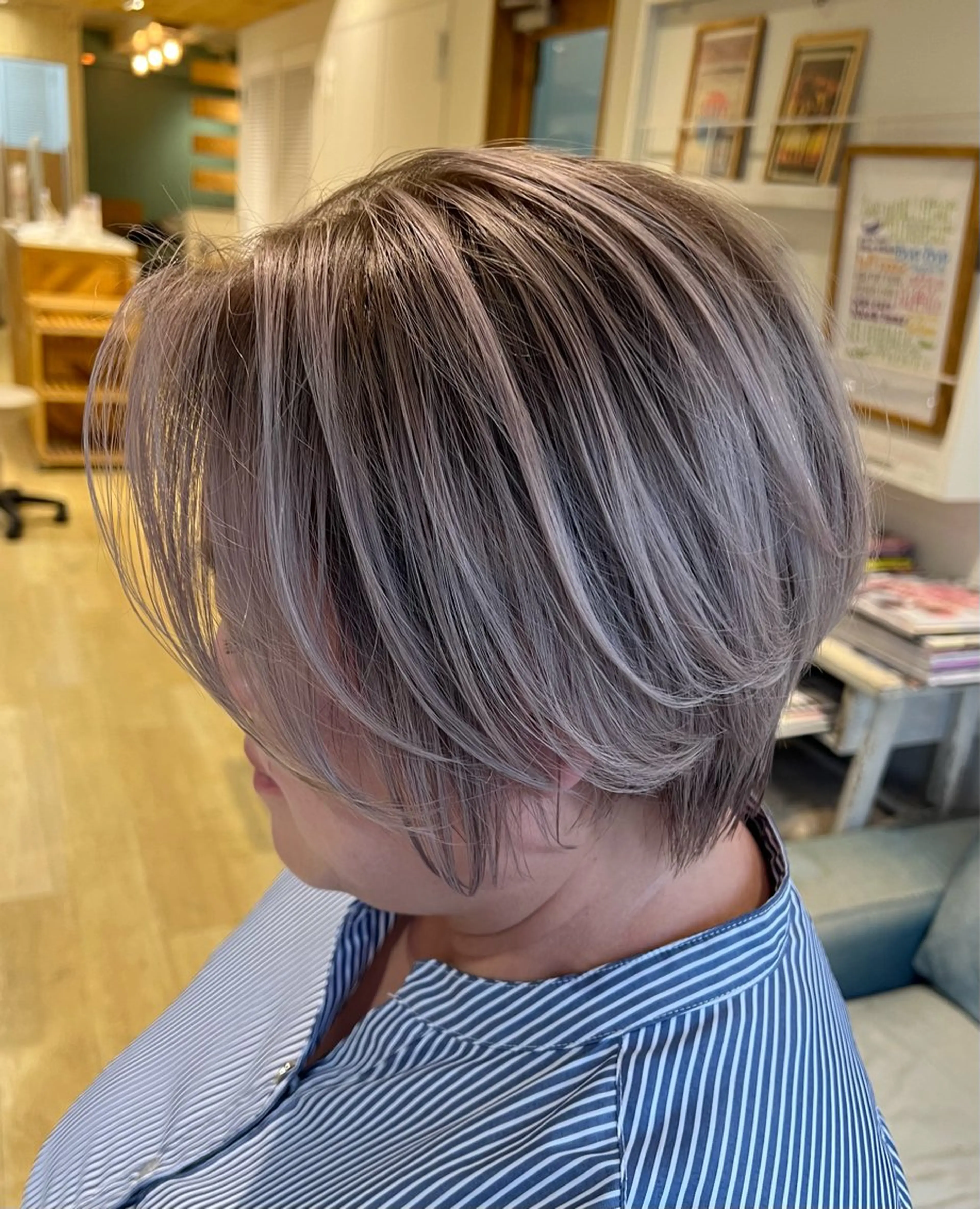 ショート ショートヘア ヘアカラー トリートメント 渋谷ハイトーン/ デザインカラー阿部のヘアスタイル