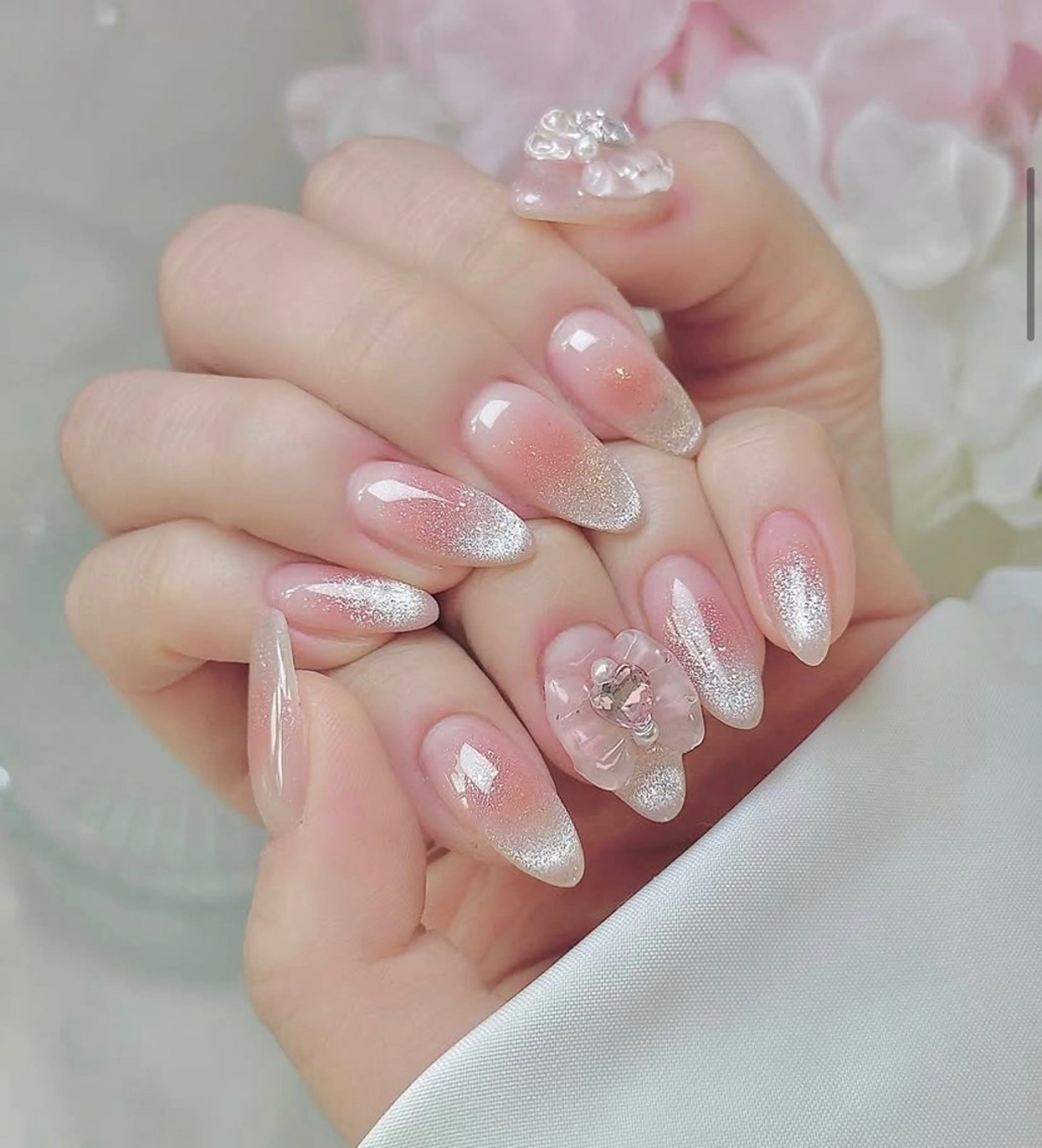 ネイル ハンドネイル Hin Nailsのネイルデザイン