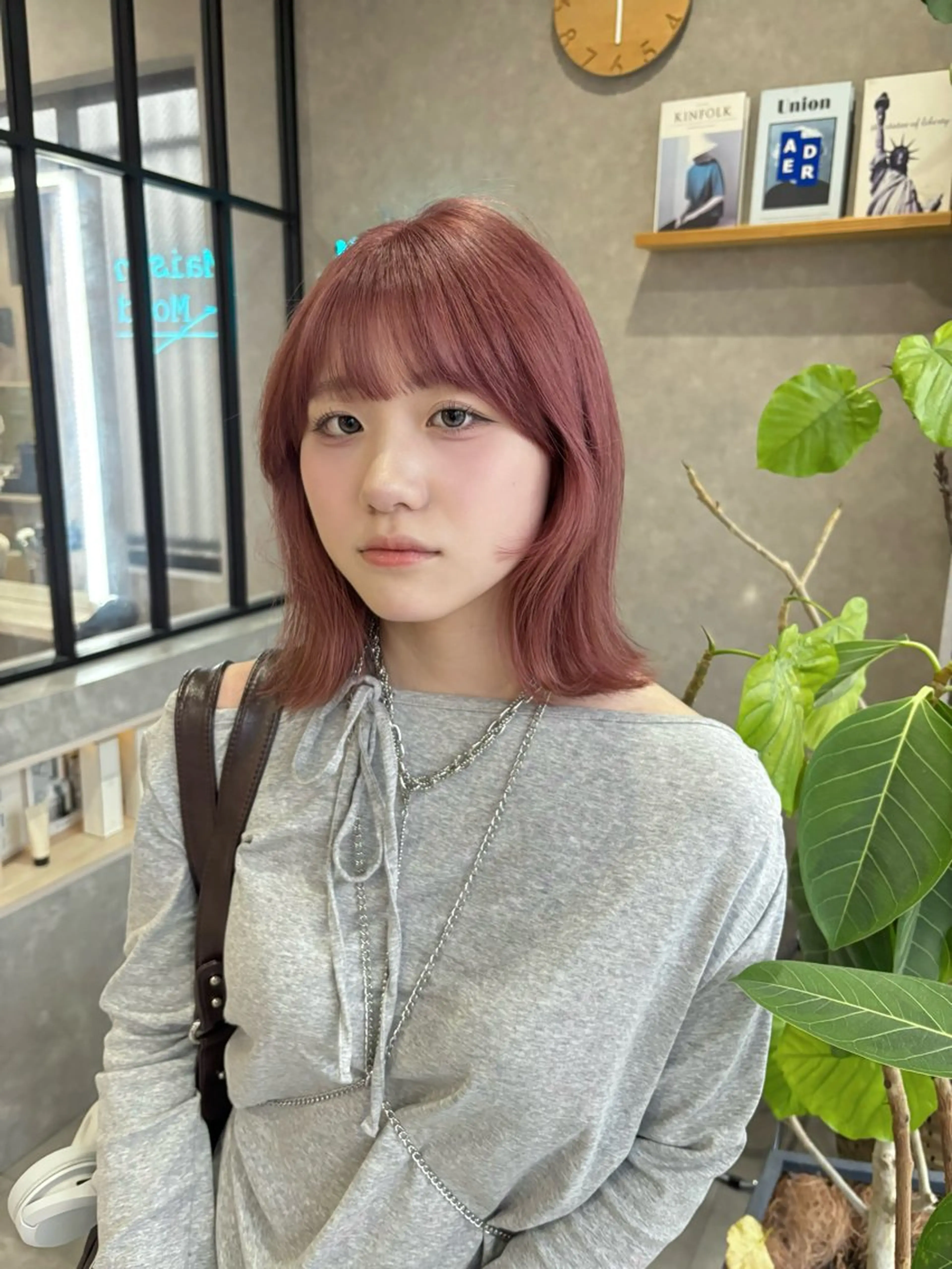 ショート カット ヘアカラー 山岸 未玖のヘアスタイル