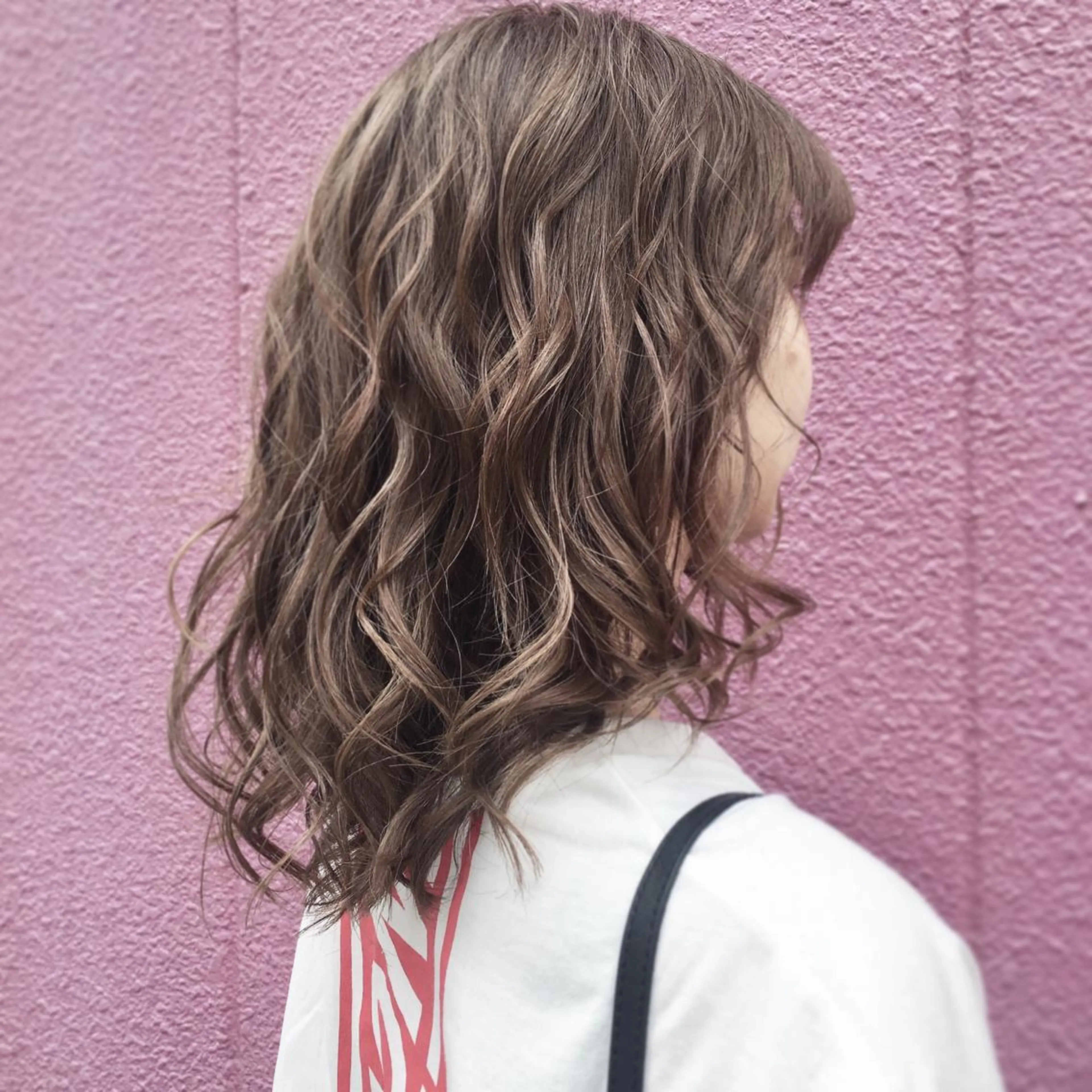 ミディアム カラー グレージュ 縮毛矯正 N° jillva ♦️川端裕司♦️のヘアスタイル