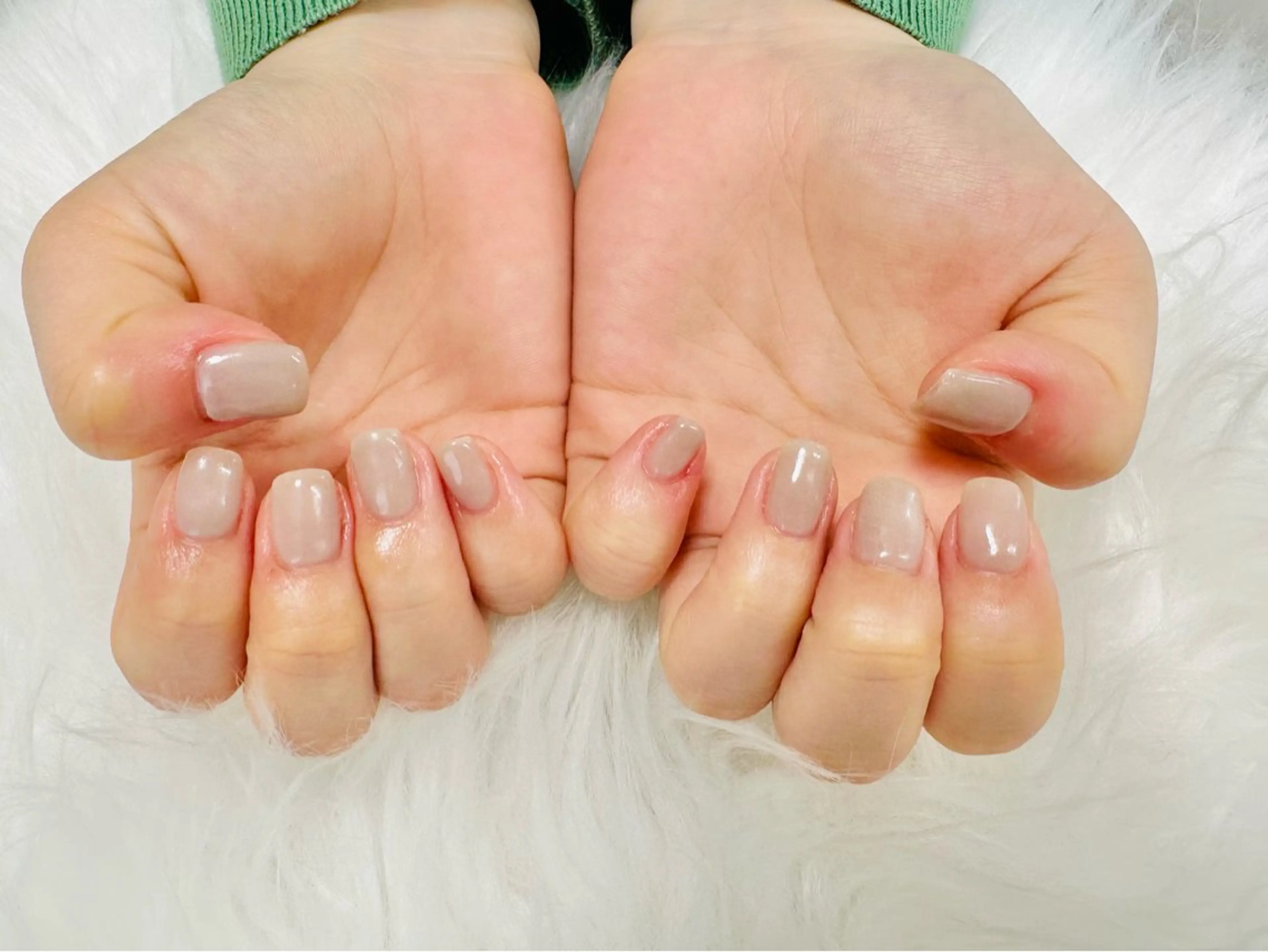 ネイル ホワイト nailsalon oluoluのネイルデザイン