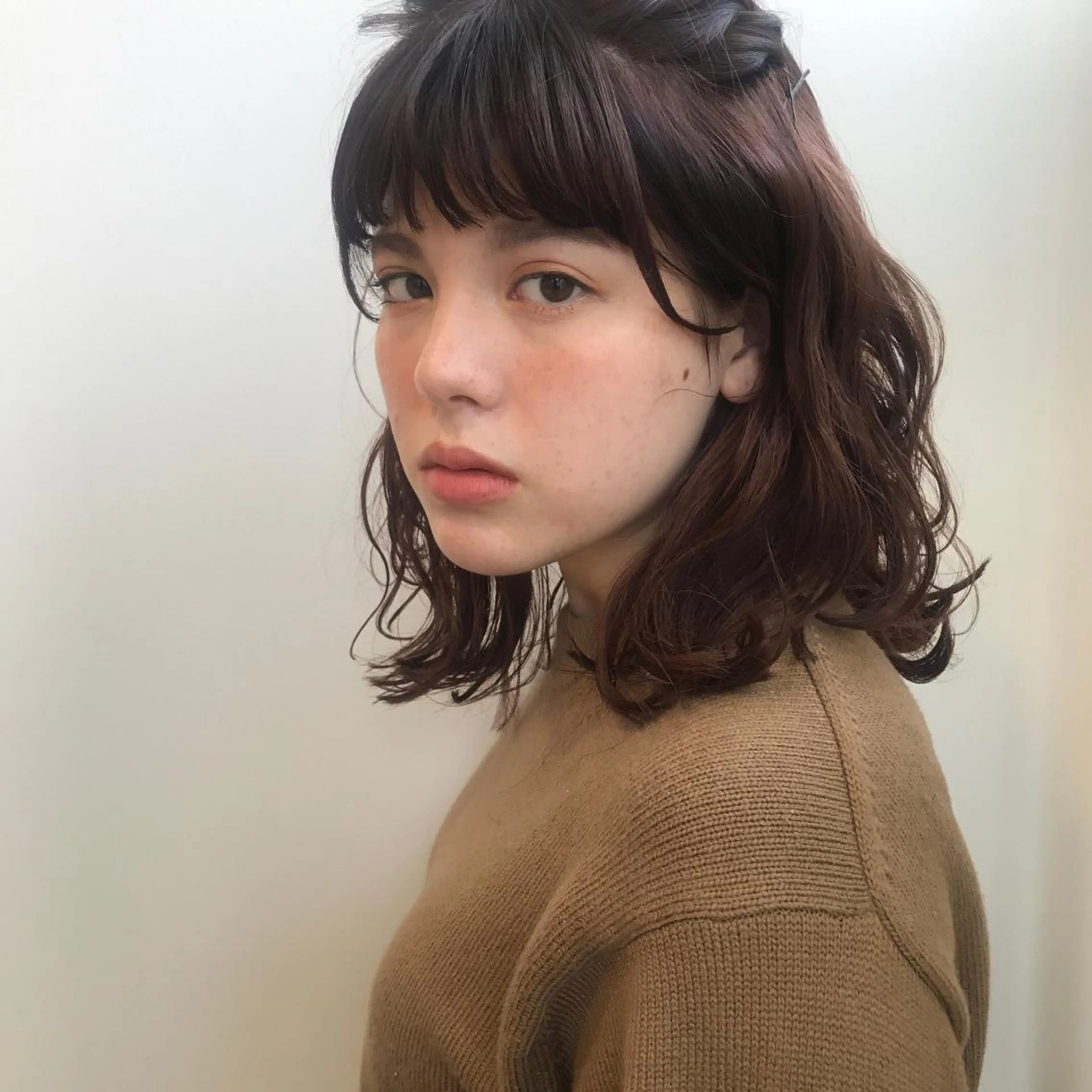 ミディアム パーマ 末永 穂奈美のヘアスタイル