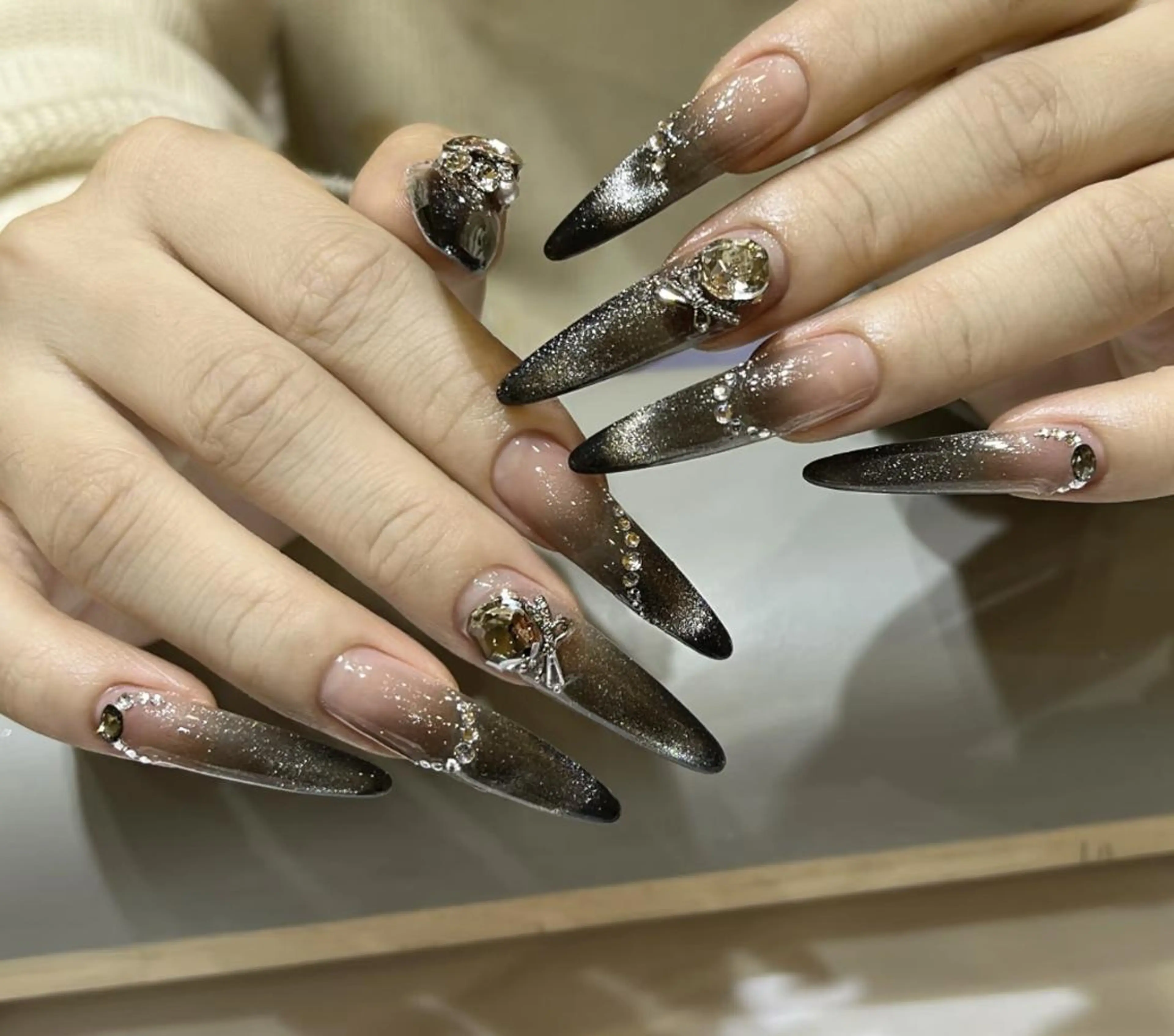 ネイル ハンドネイル 🎀 Ayaka_nailのネイルデザイン