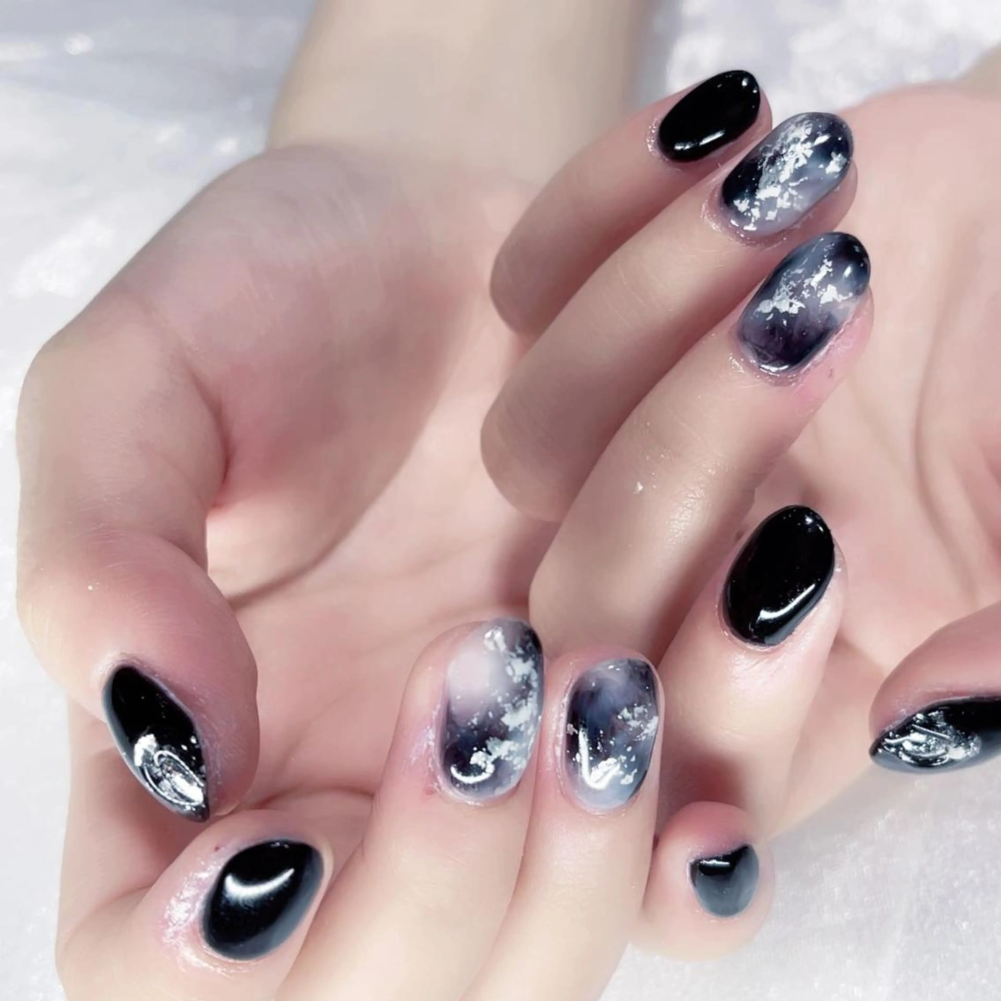 ネイル シンプルネイル Queens テイのネイルデザイン