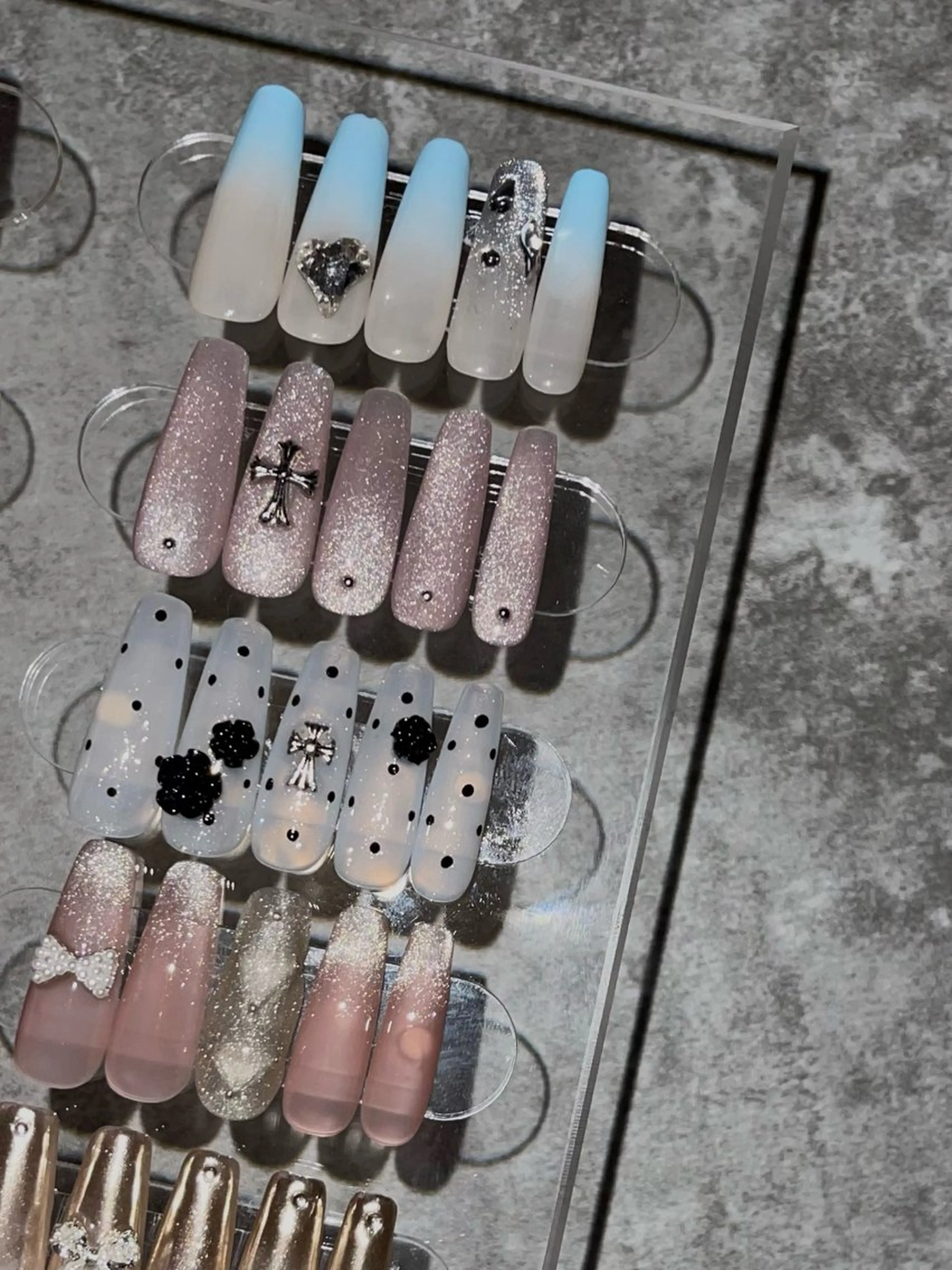 ネイル 韓国ネイル ワンホンネイル Nail salon BiBi所属・BiBi Nanakaのネイルデザイン