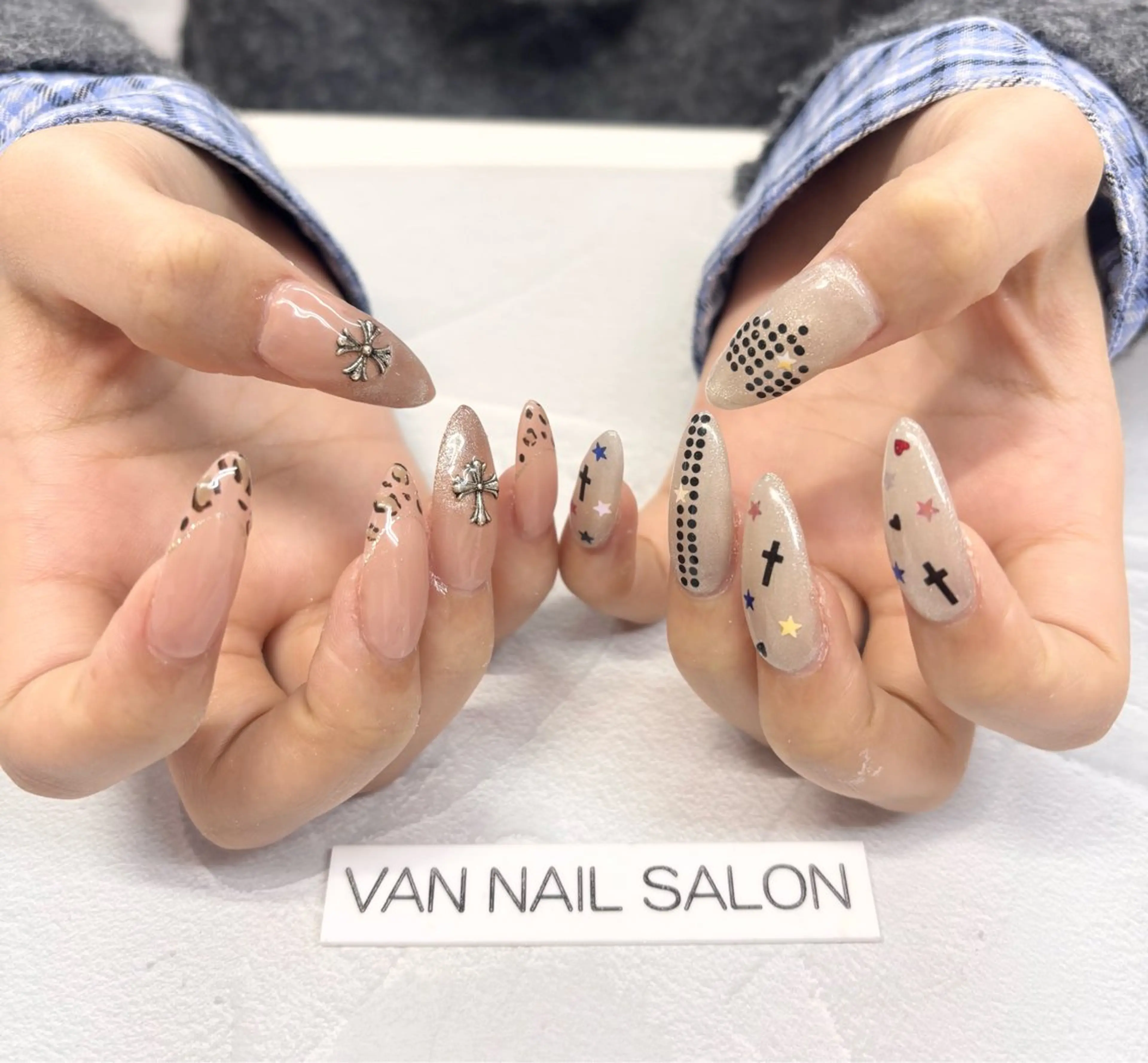 ネイル VANNAILSALON 本厚木店所属・VANNAIL 本厚木店のネイルデザイン