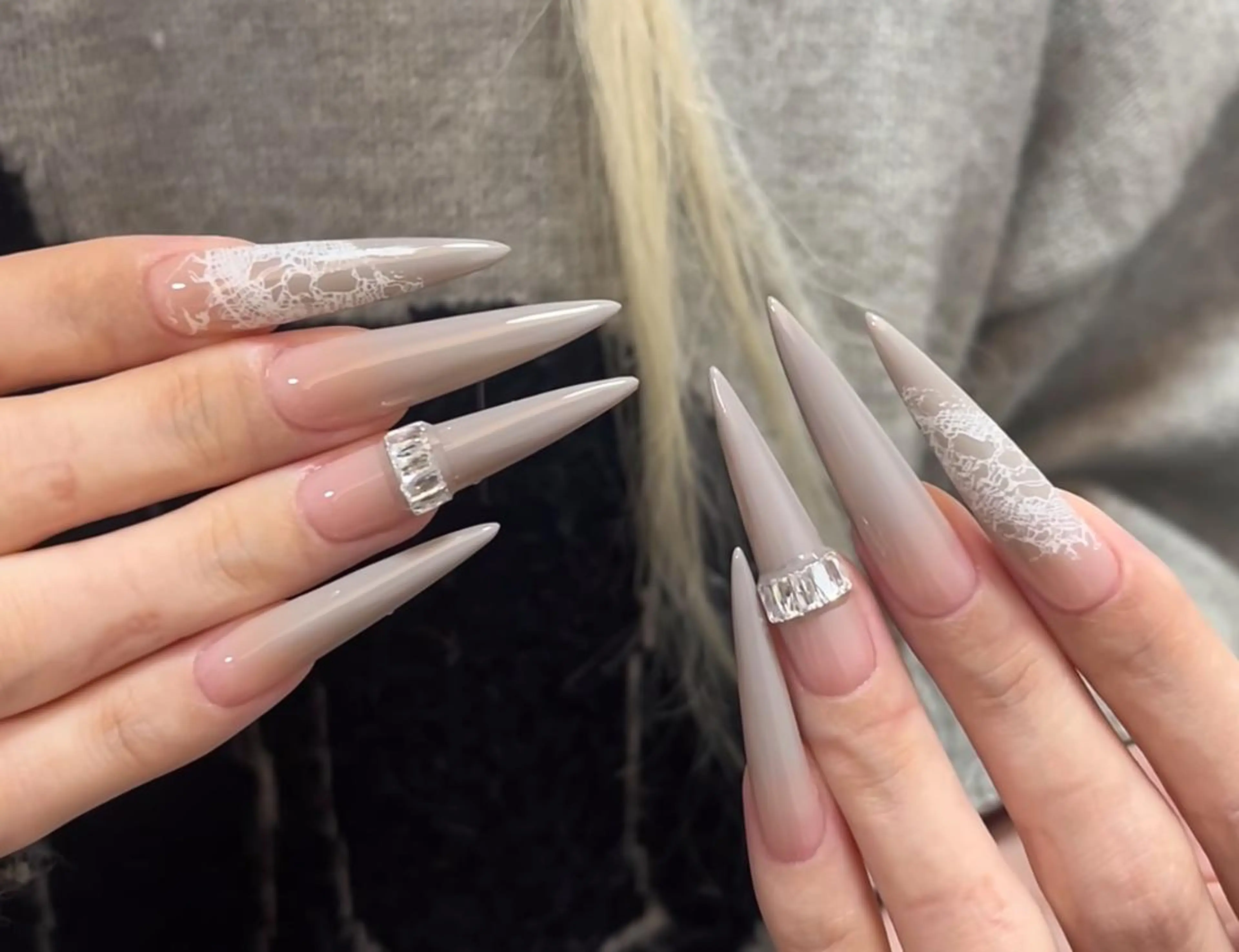 ネイル ハンドネイル 🎀 Ayaka_nailのネイルデザイン