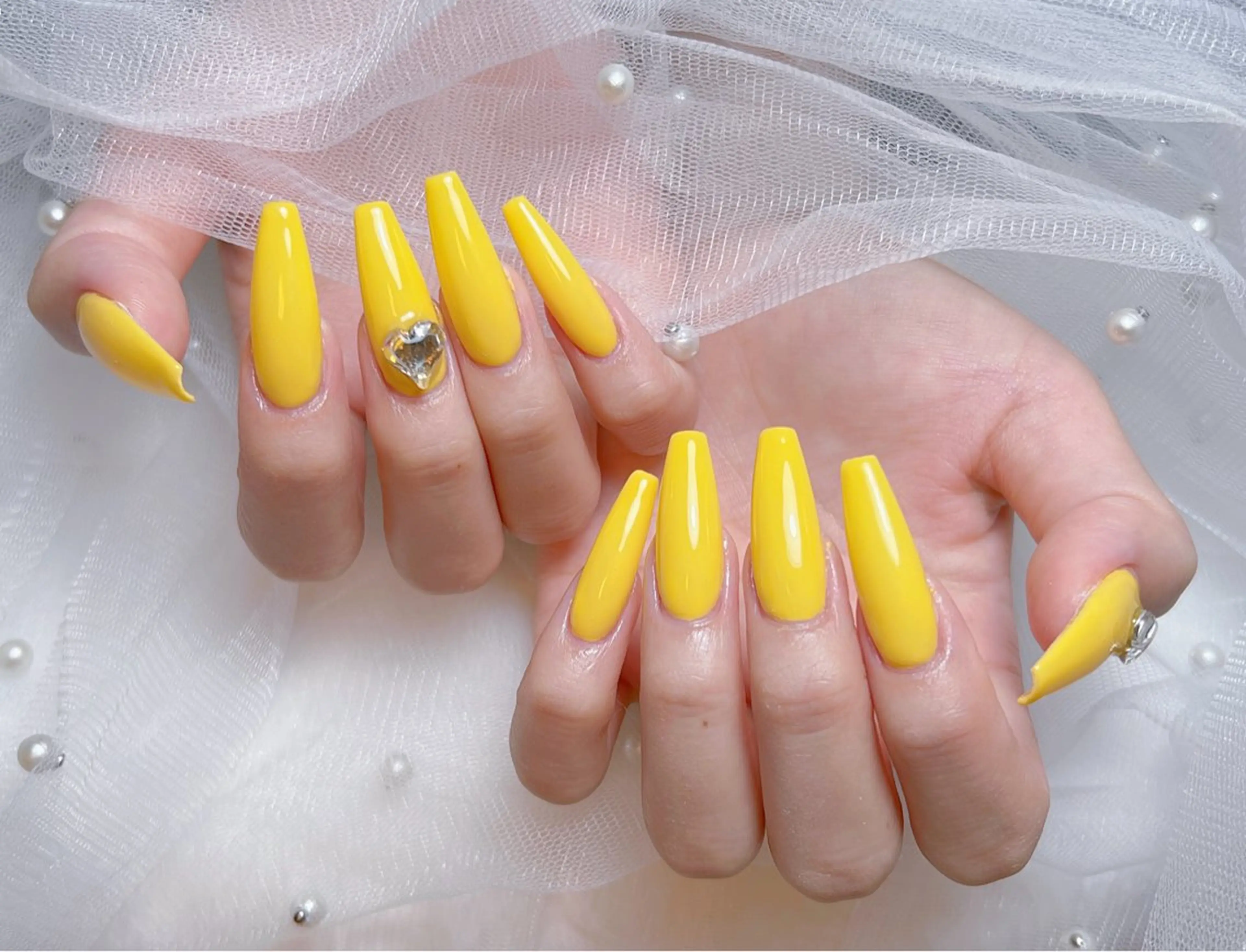 ネイル アートネイル オーロラネイル チークネイル 長さ出し フットネイル Miya _nailのネイルデザイン