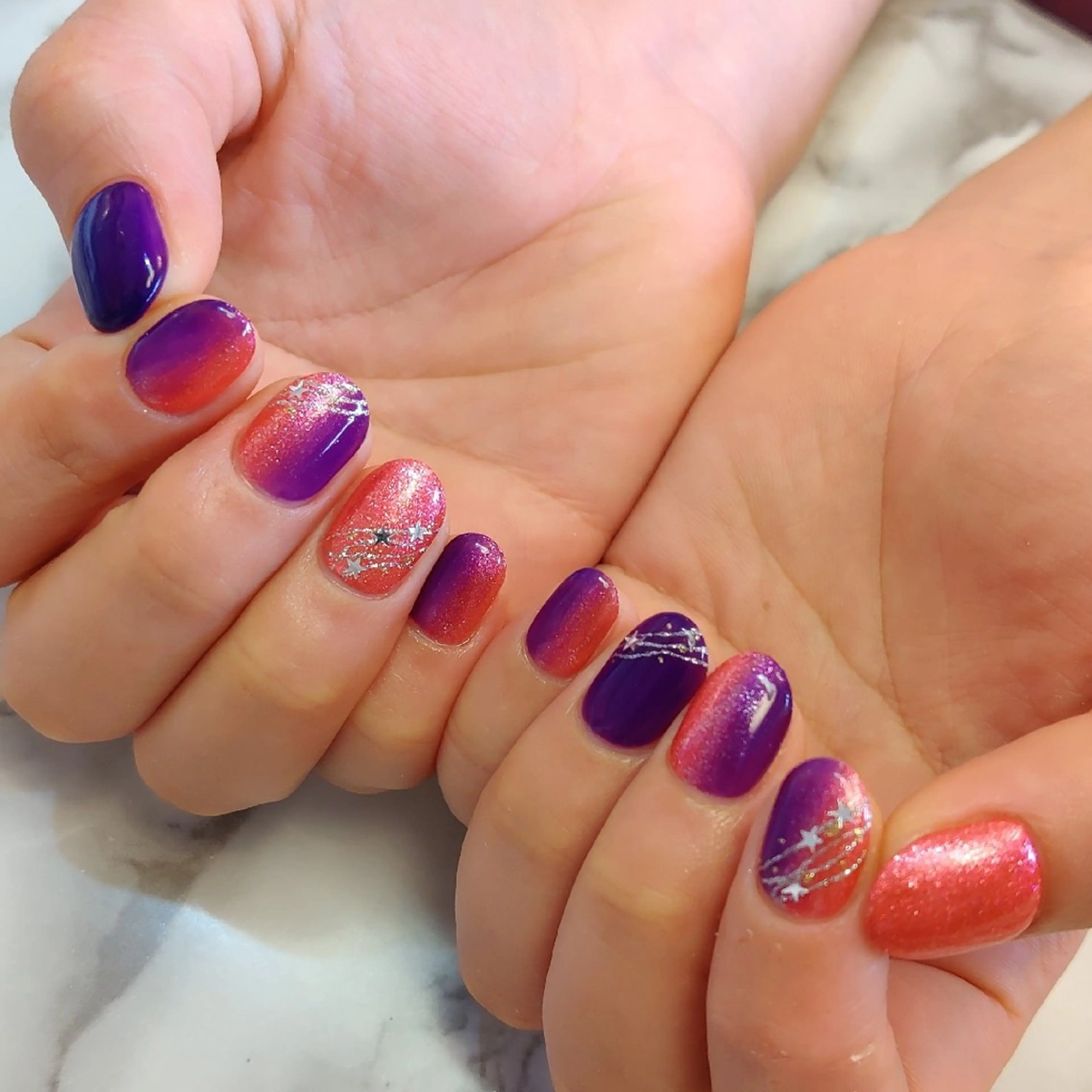 ネイル グラデーション ジェヌインネイル 河内のネイルデザイン